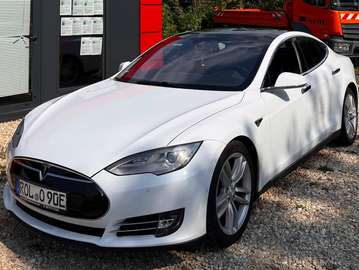 Model S 70D Allradantrieb FREE CHARGING
