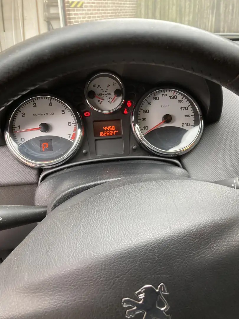 Peugeot 207 CC 1.6i Pack Boite Auto,Cabrio Airco,cuir. - 2