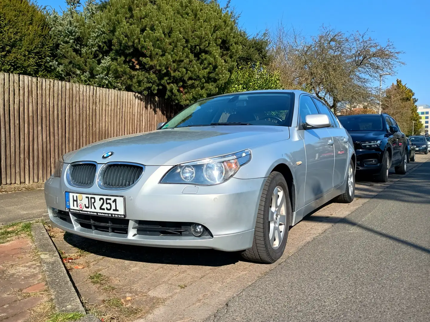 BMW 525 525i Silber - 1