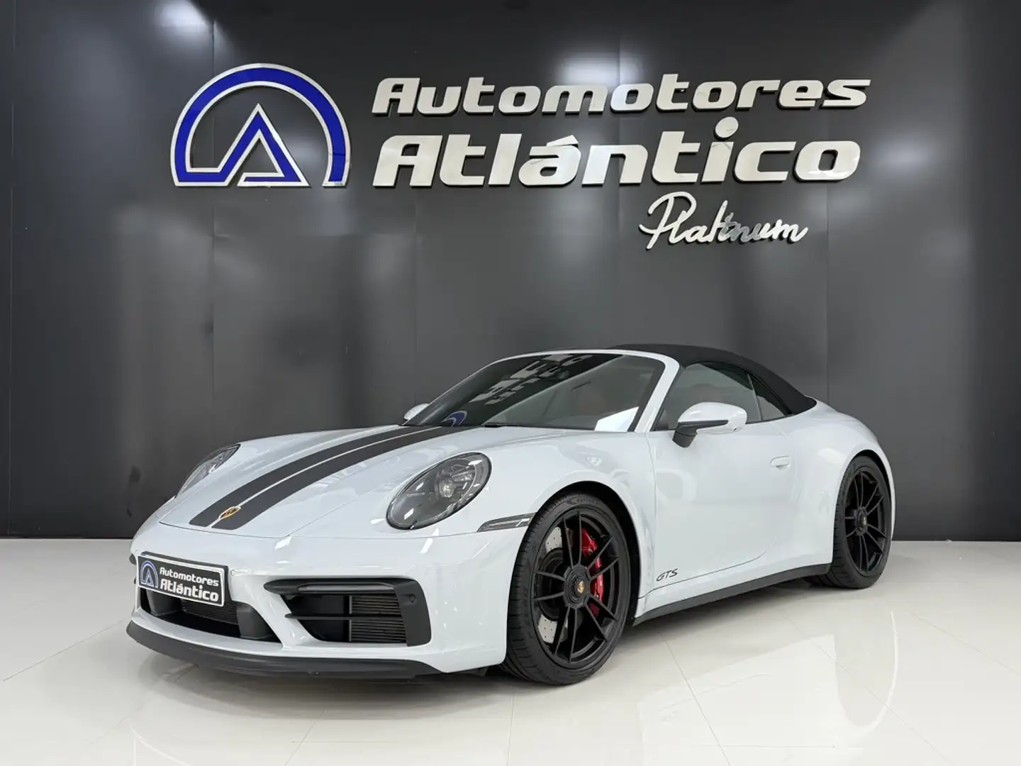 Porsche 992 Carrera 4 GTS Cabriolet PDK Weiß - 1