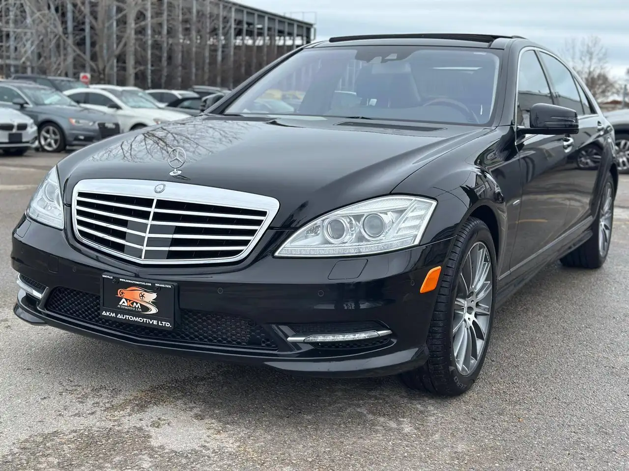Mercedes-Benz S-Class снимка Mercedes-Benz S-Class