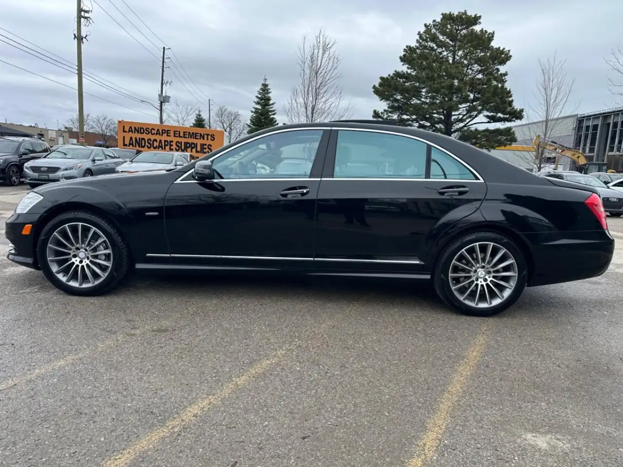 Mercedes-Benz S-Class снимка Mercedes-Benz S-Class