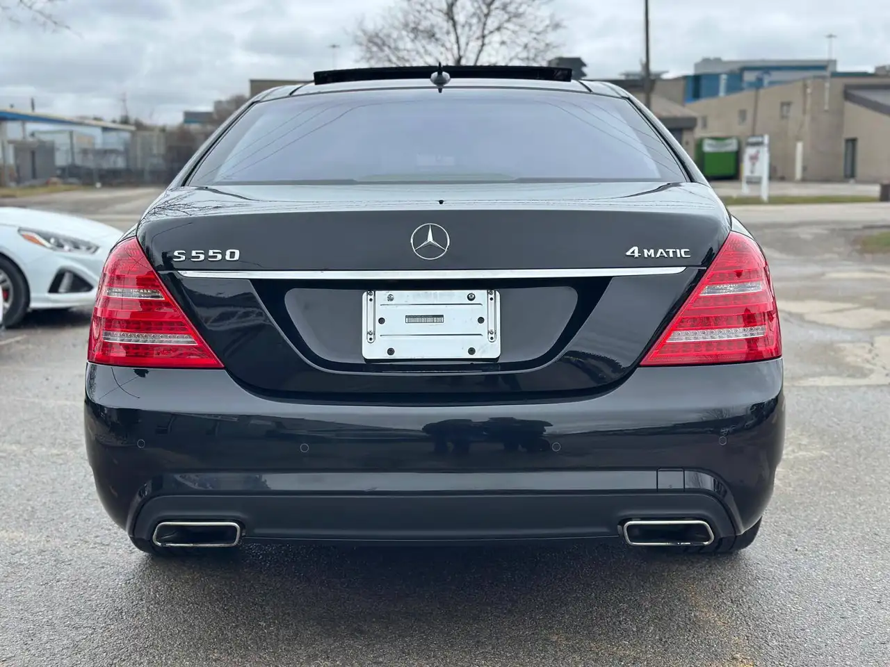 Mercedes-Benz S-Class снимка Mercedes-Benz S-Class