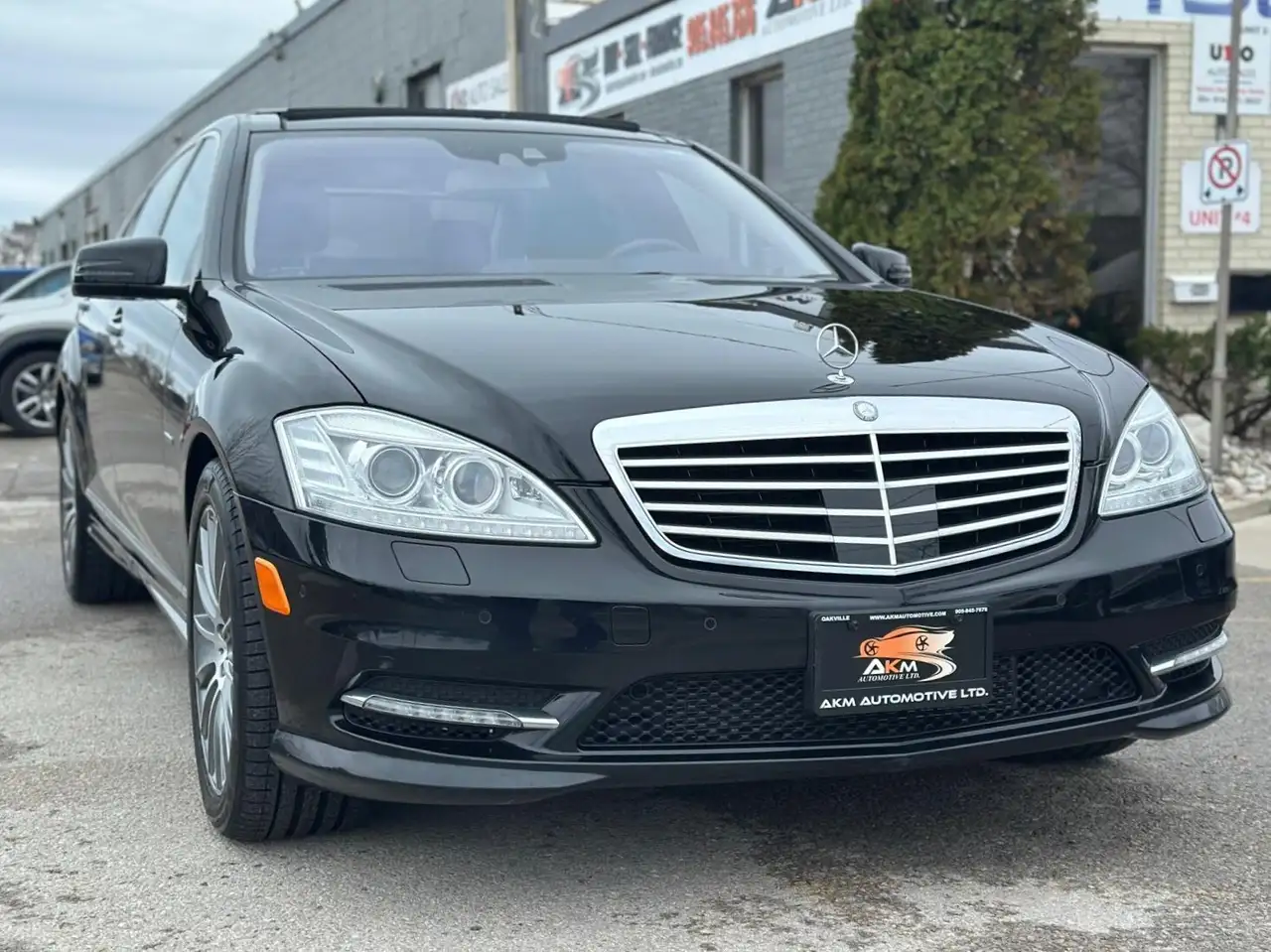 Mercedes-Benz S-Class снимка Mercedes-Benz S-Class