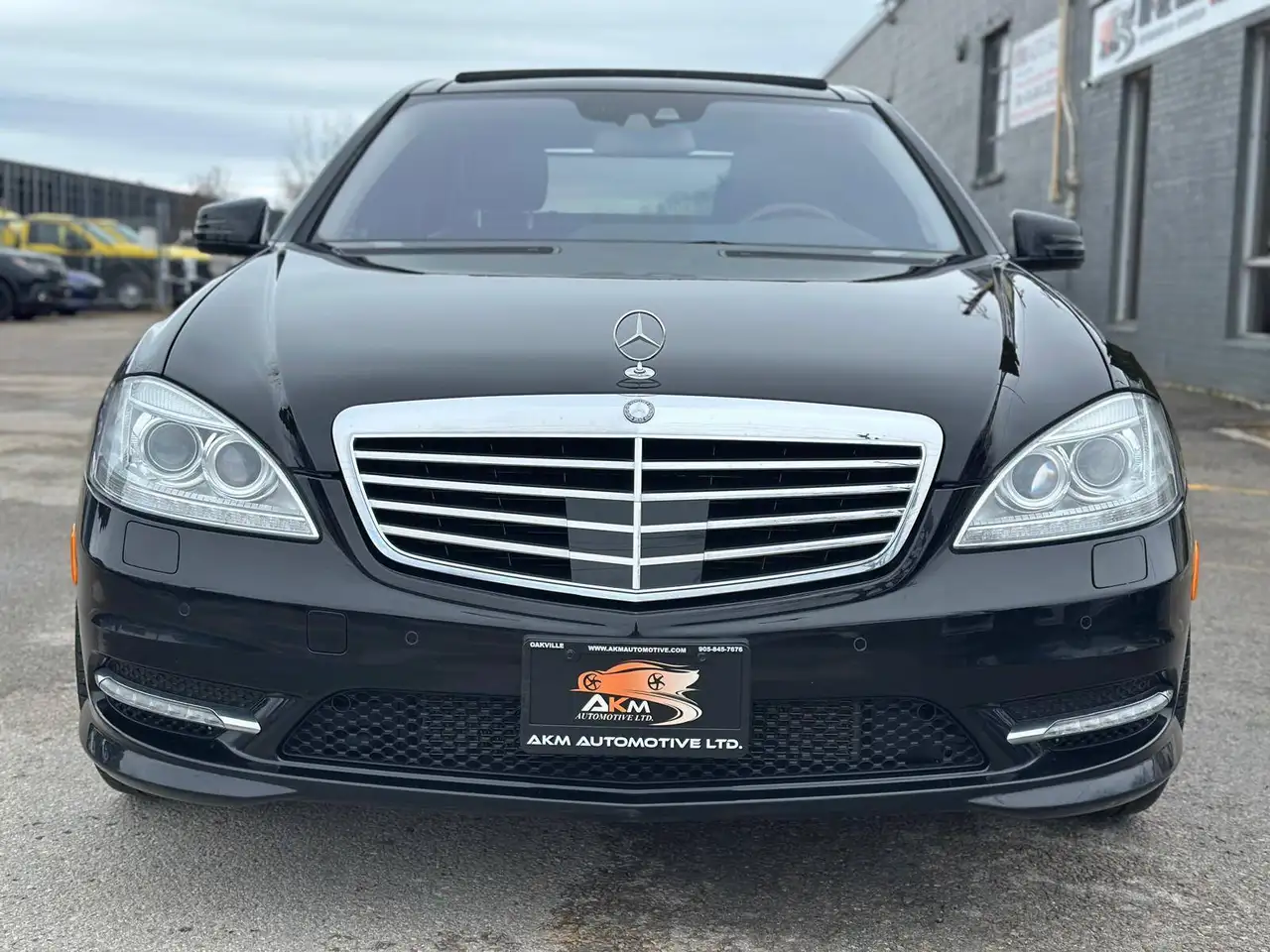 Mercedes-Benz S-Class снимка Mercedes-Benz S-Class