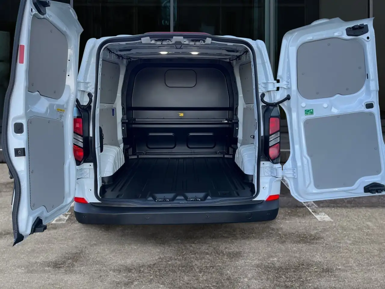 Ford Transit Custom DoKa Trend L2 Sitzheiz*70l*LED 10