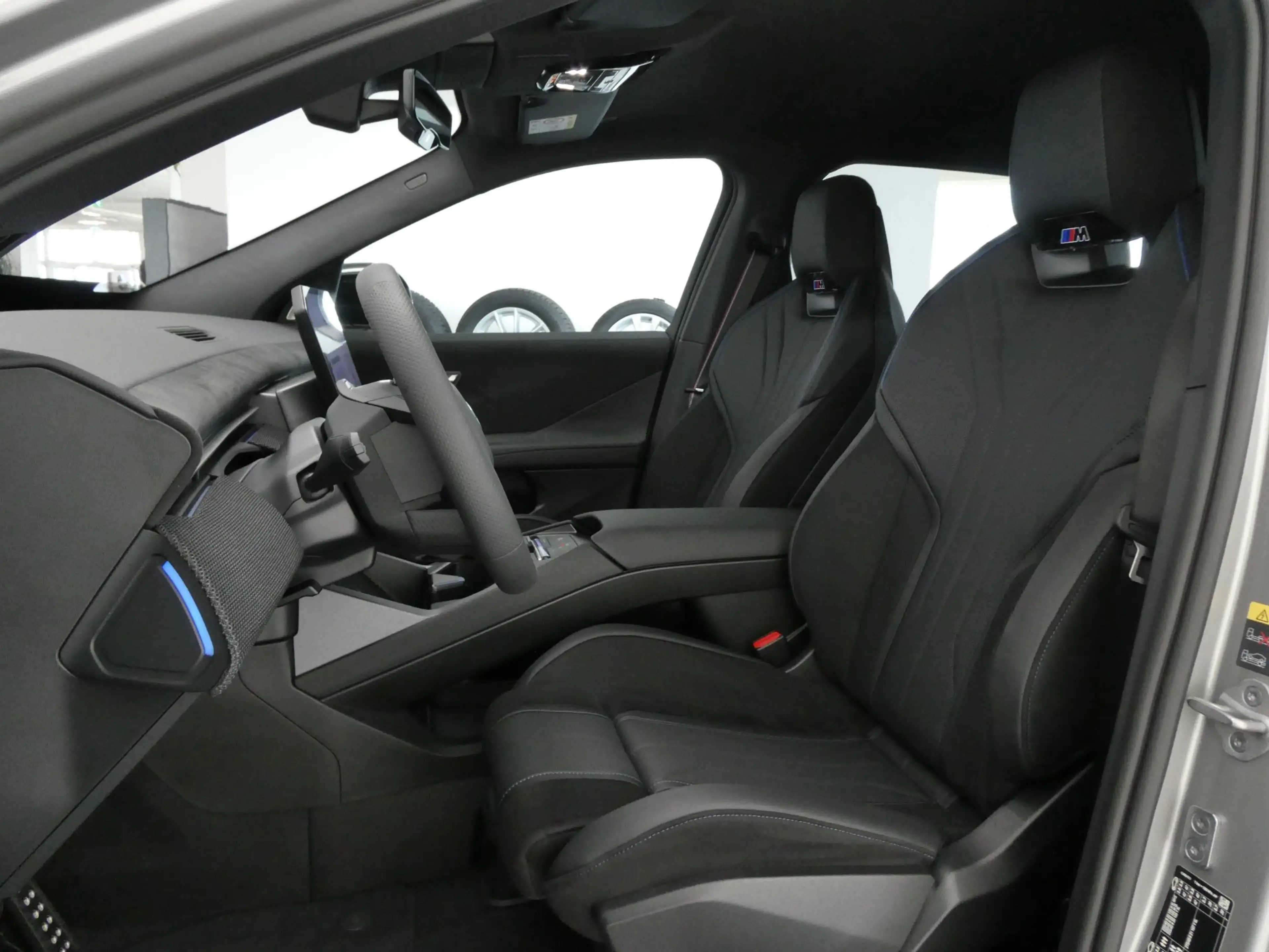 BMW iX3 40 sDrive — photo 10