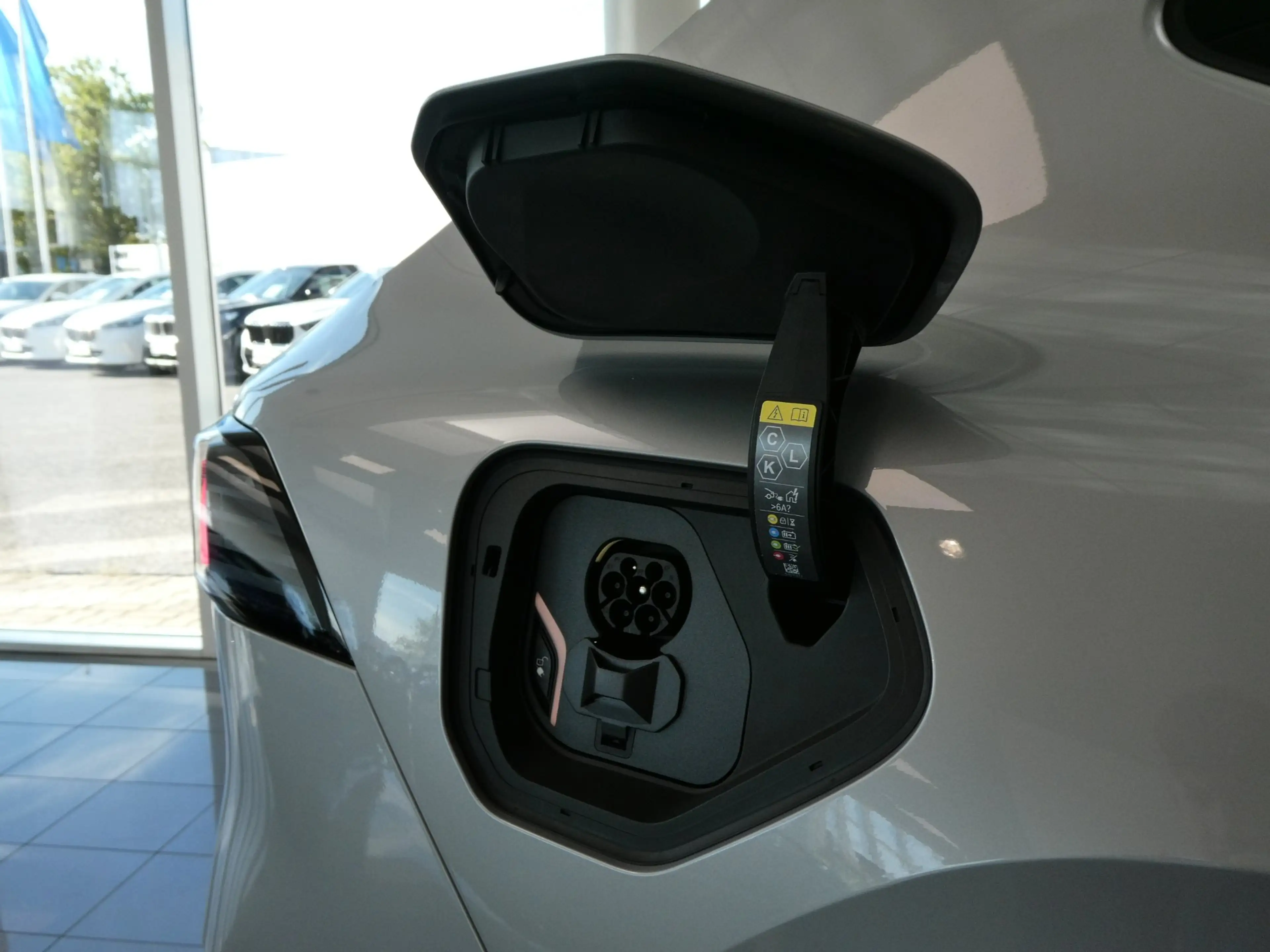 BMW iX3 40 sDrive — photo 8