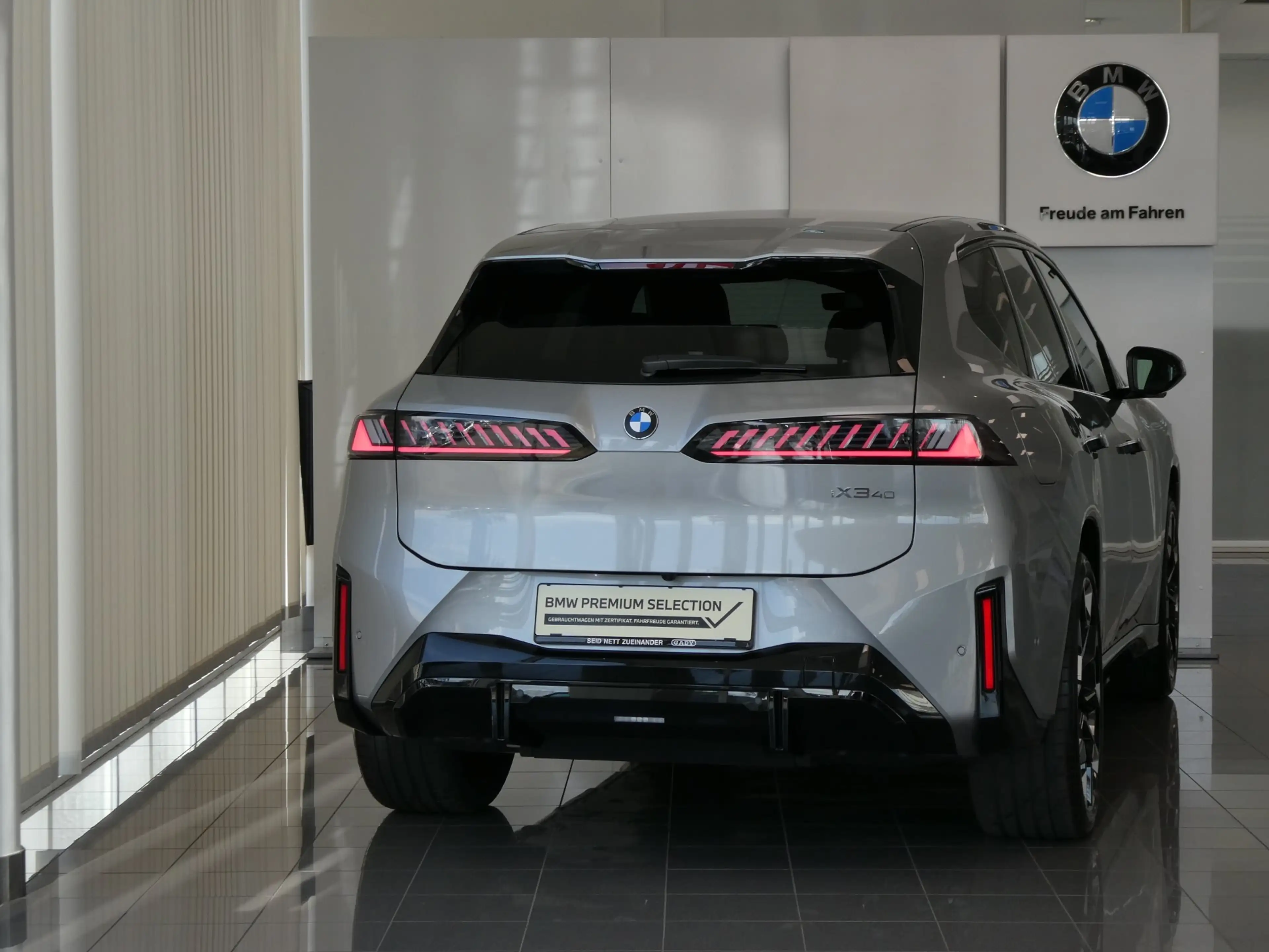 BMW iX3 40 sDrive — photo 6