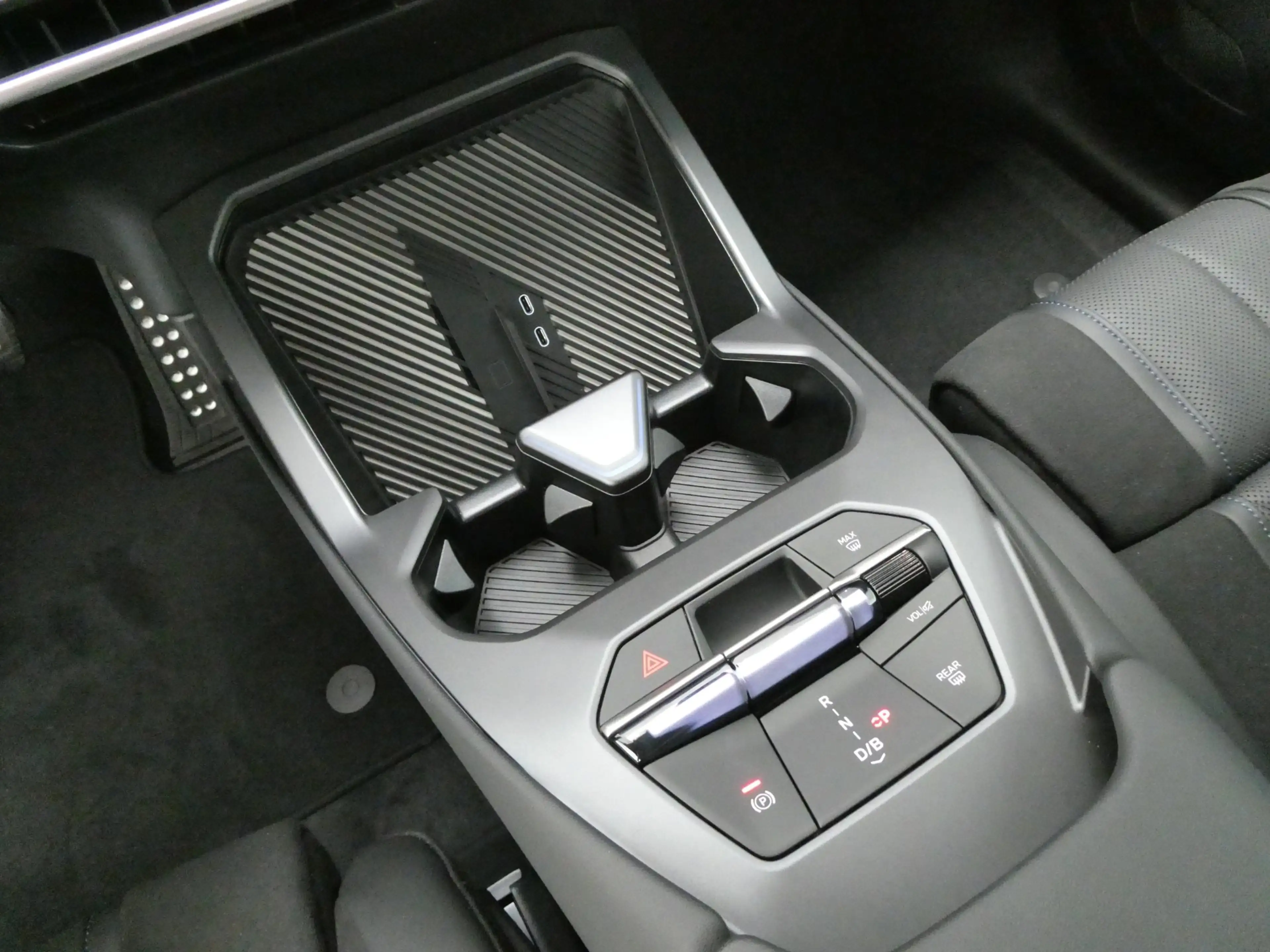 BMW iX3 40 sDrive — photo 13