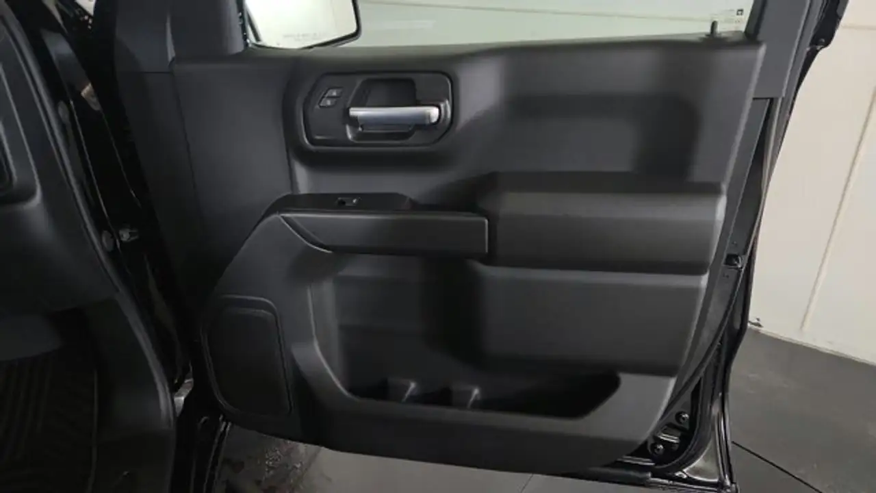 Chevrolet Silverado 1500 снимка Chevrolet Silverado 1500
