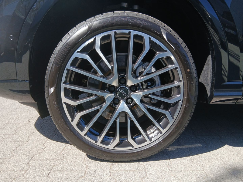 Audi Q5 e-hybrid qu. edition one S tronic *PANO*B&O* — photo 6