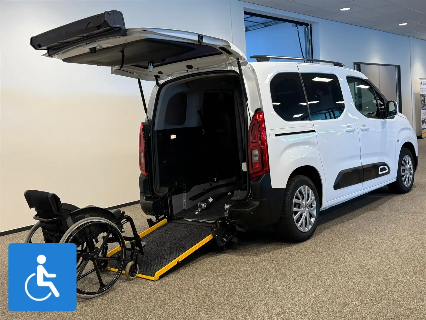 Citroen Berlingo L1 Rolstoelauto 4+1 Wit - 2