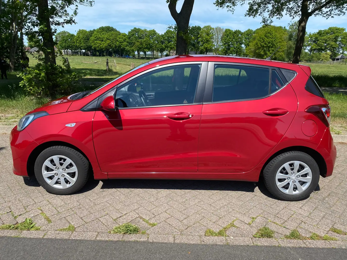 Hyundai i10 i10 1.0i Comfort Rood - 1