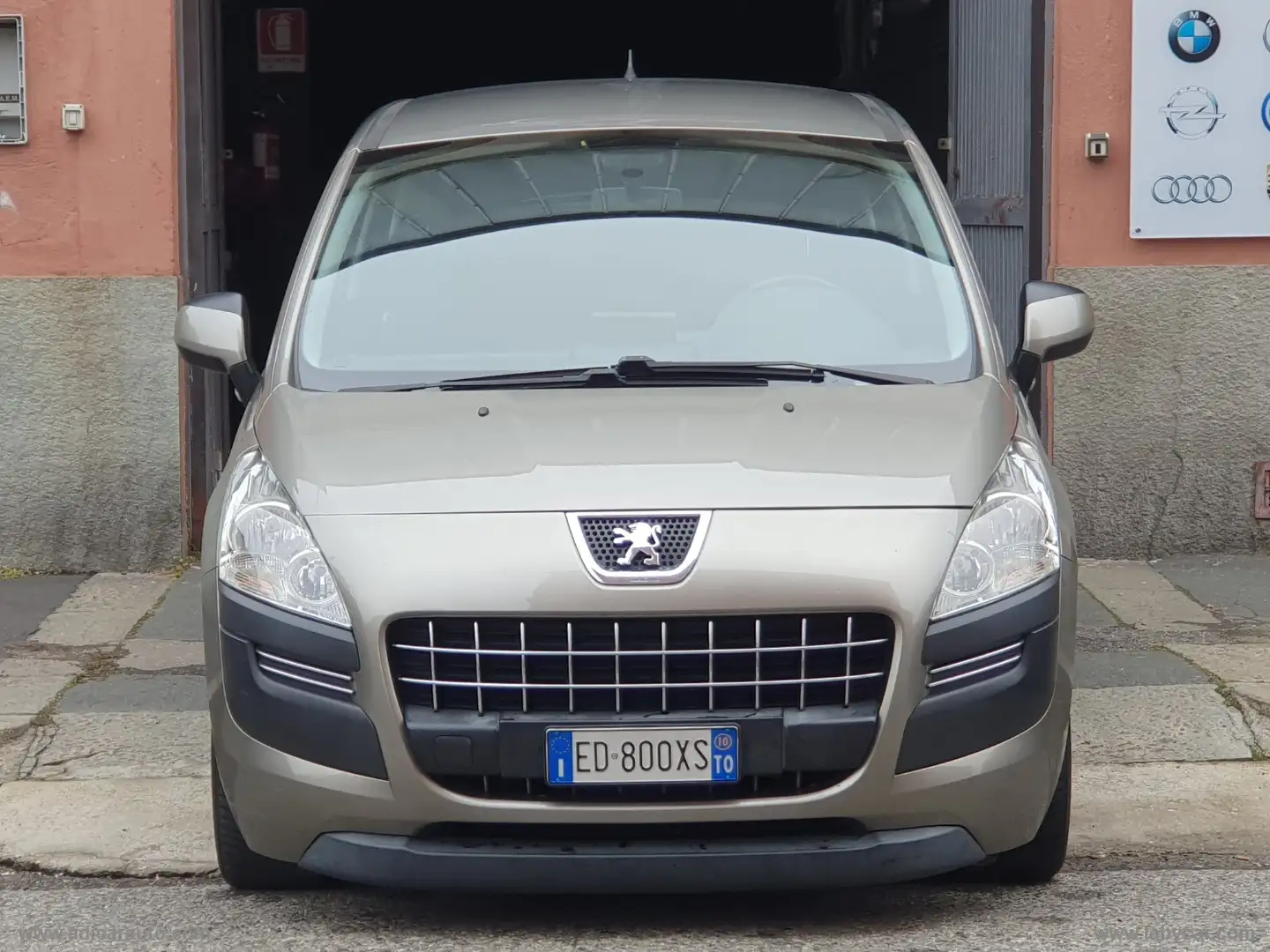 Peugeot 3008 1.6 VTi 120 CV Or - 2