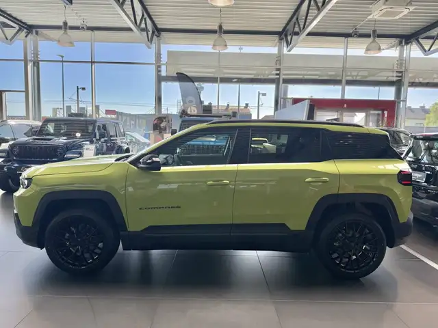 Jeep Compass view 5