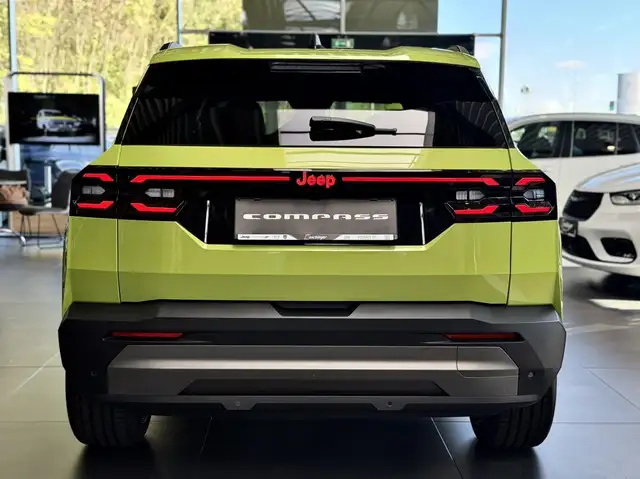 Jeep Compass view 6