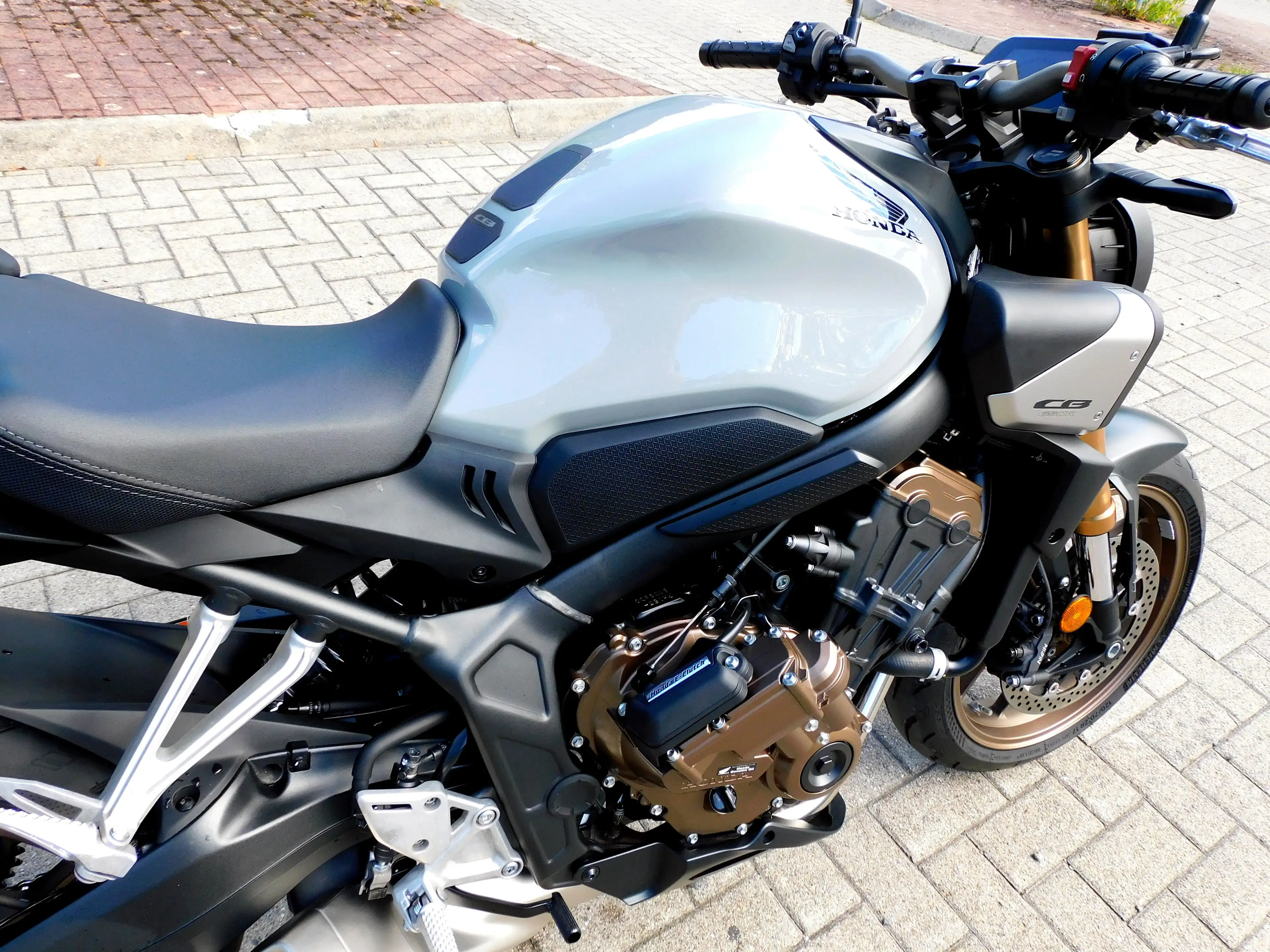 Honda CB 650 R année 2025 , garantie usine — photo 11