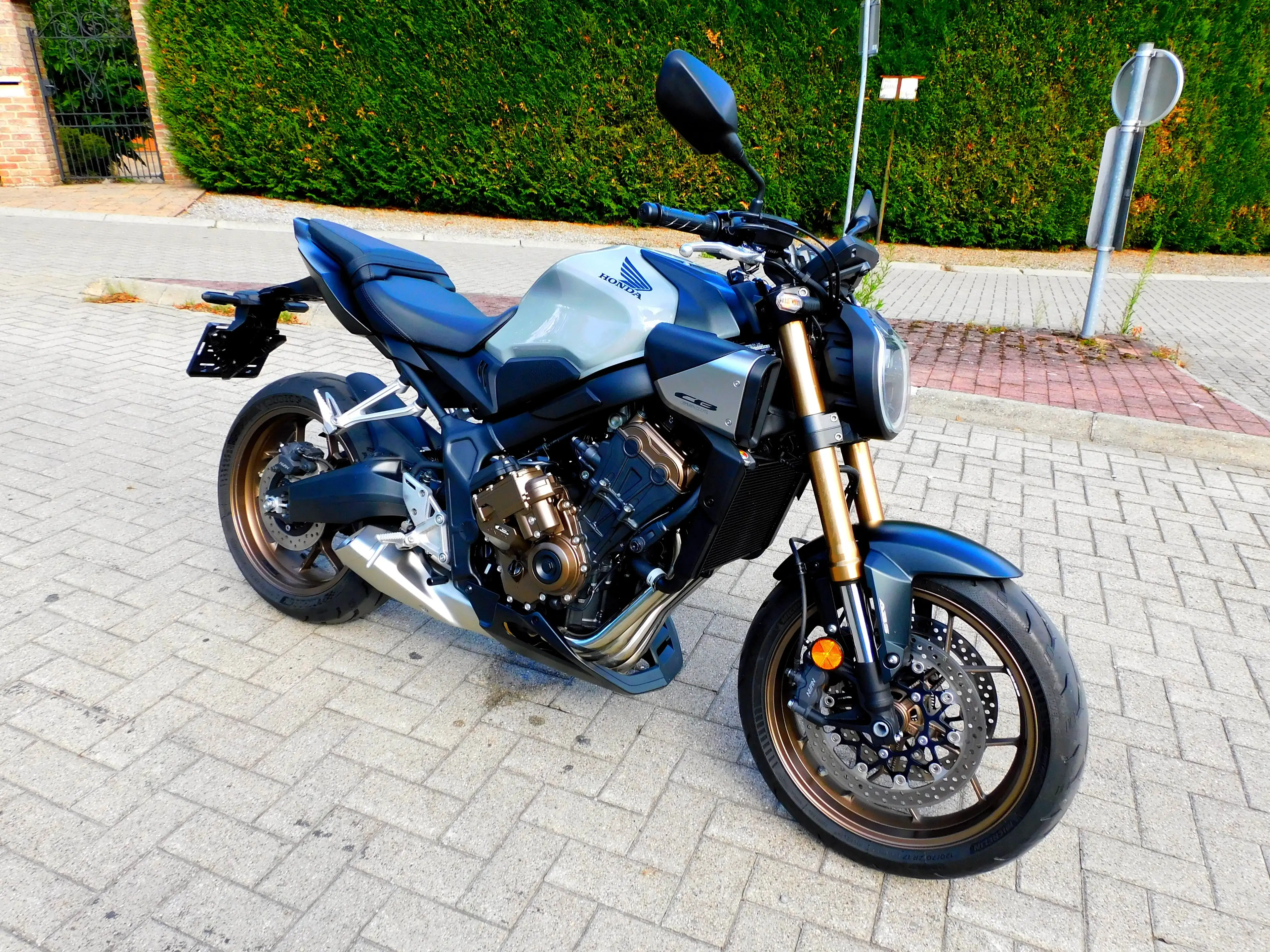 Honda CB 650 R année 2025 , garantie usine — photo 2