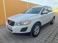 Volvo XC60 2,4D AWD Momentum Geartronic Weiß - thumbnail 2