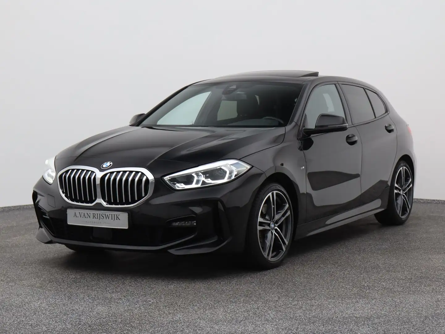 BMW 1-serie 118i 136 PK Automaat M-Sport Edition | SCH Noir - 1