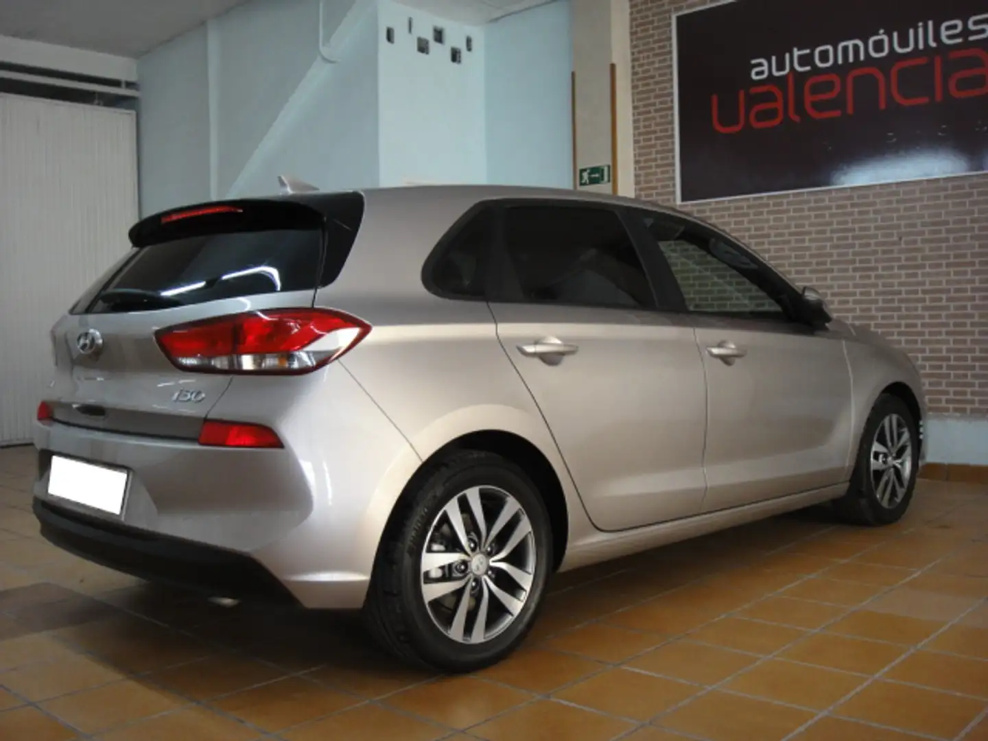 Hyundai i30 1.6CRDi Klass 116 Gris - 2