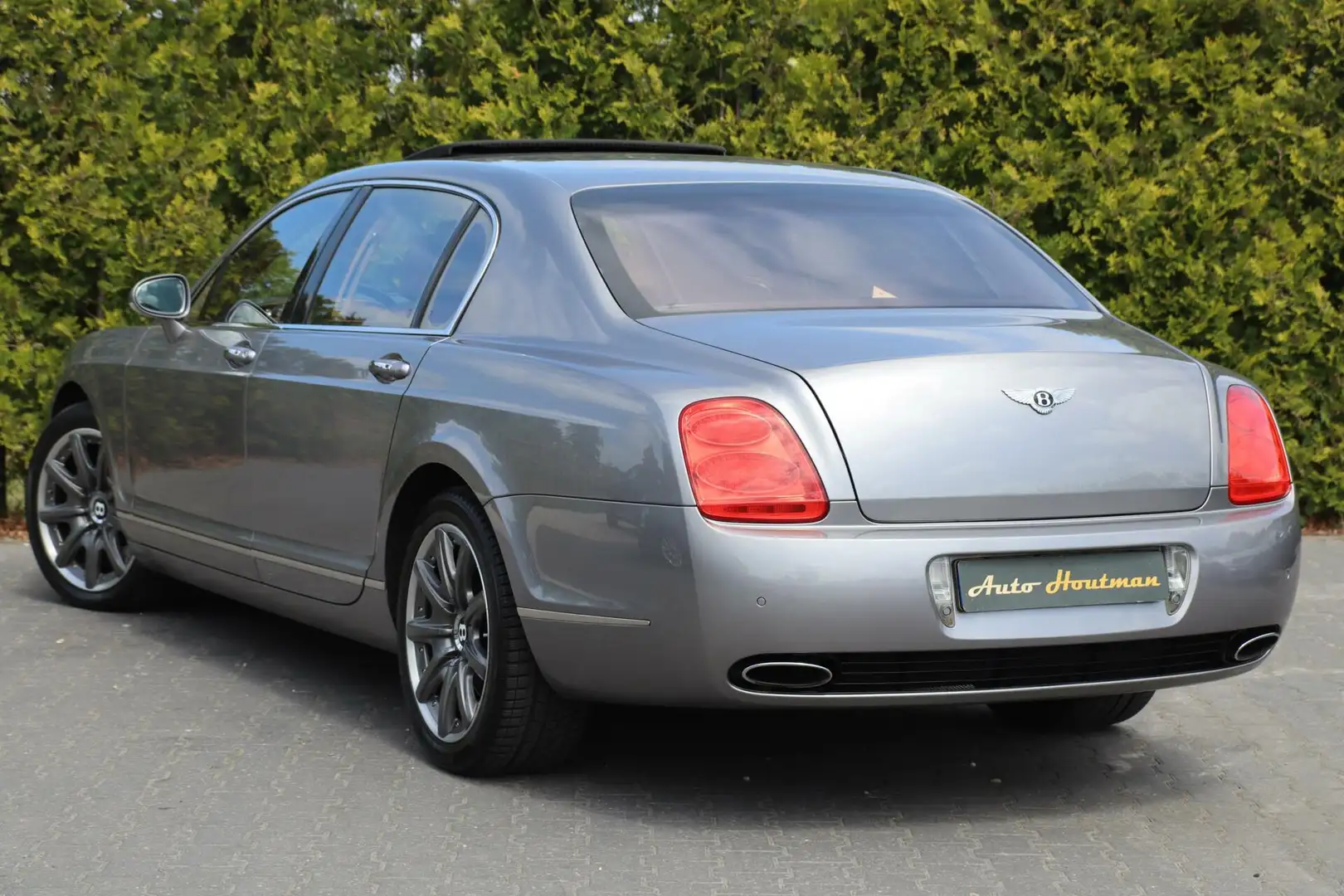 Bentley Flying Spur 6.0 W12 561PK Nl auto|Schuifdak|Carplay|Luxe leder Grijs - 2