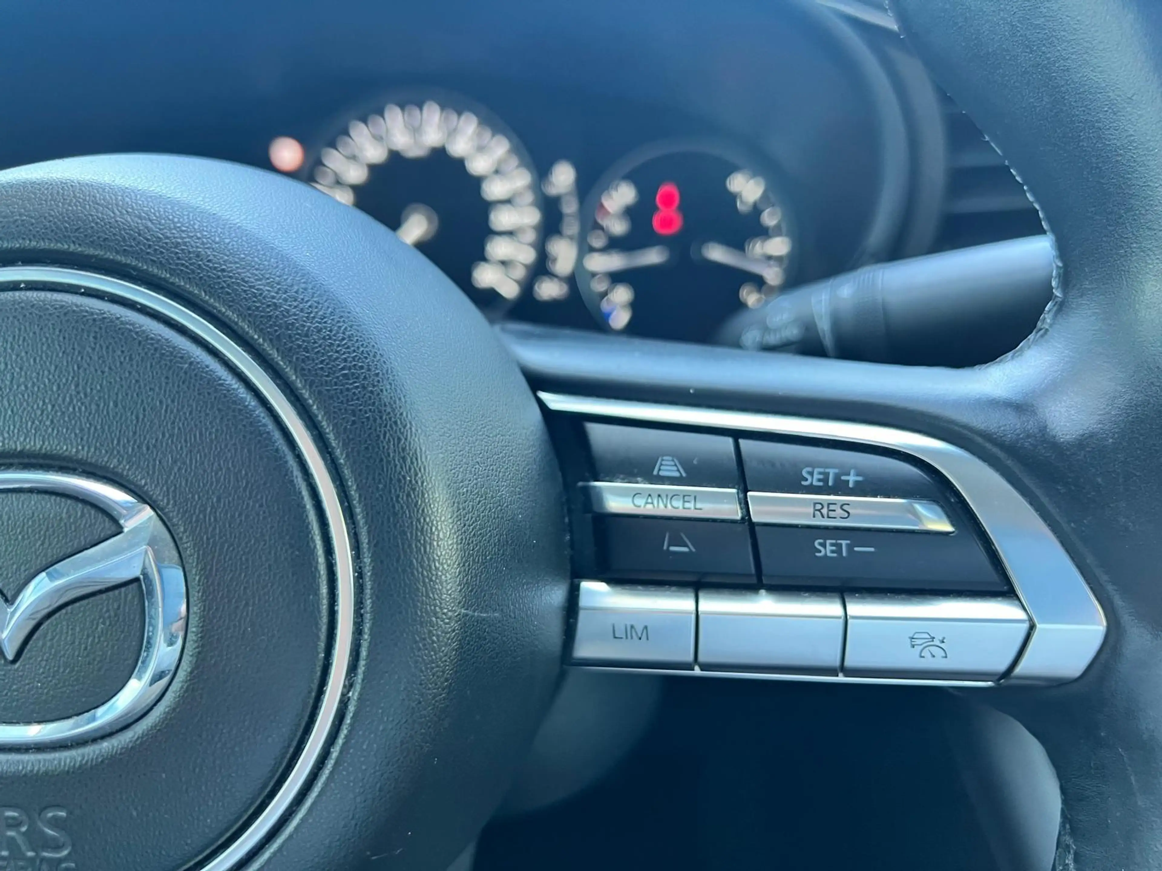 Mazda 3 2.0 e-SkyActiv-G M Hybrid 122 Luxury |18"LM VELGEN — photo 21