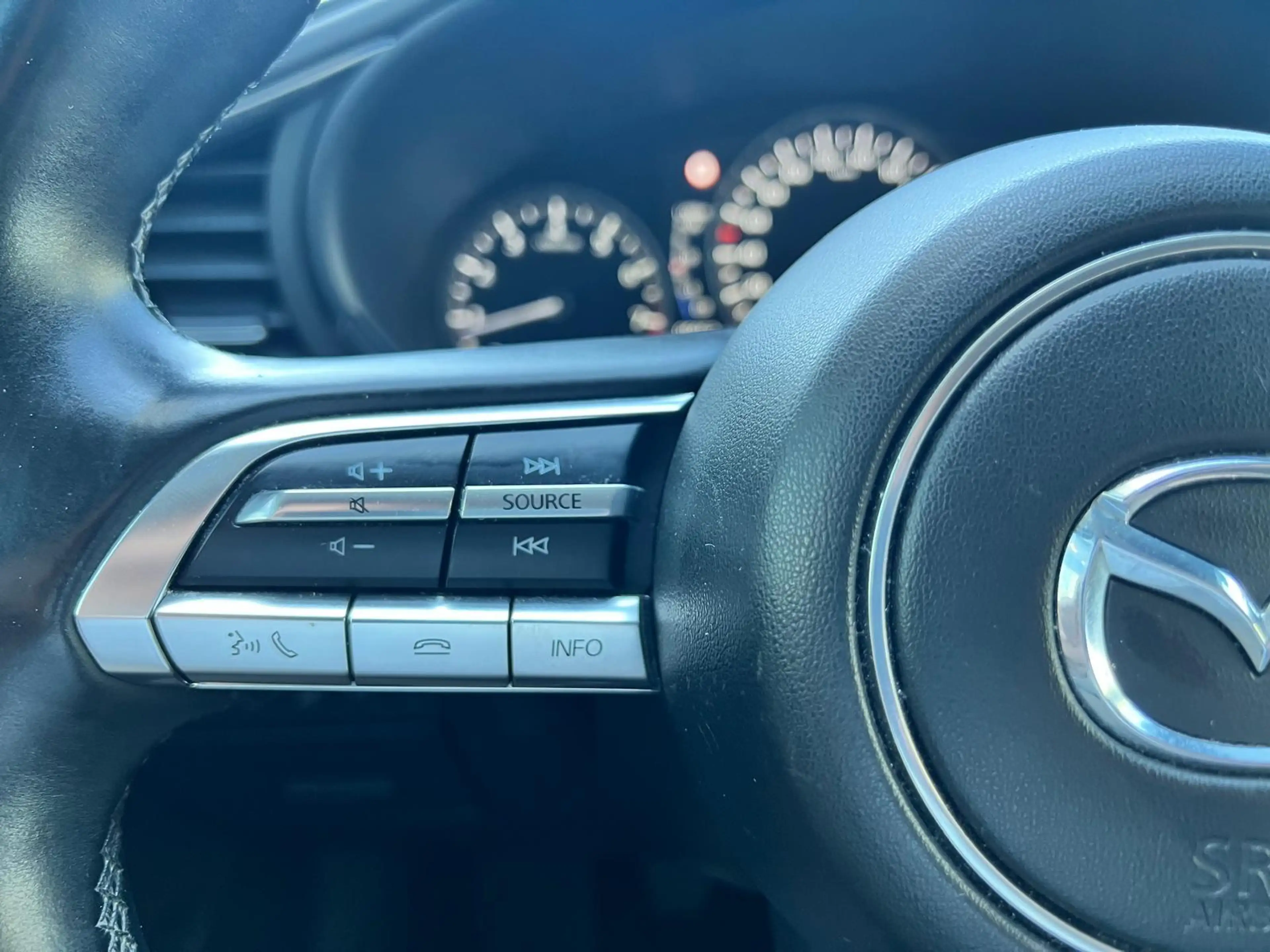 Mazda 3 2.0 e-SkyActiv-G M Hybrid 122 Luxury |18"LM VELGEN — photo 20