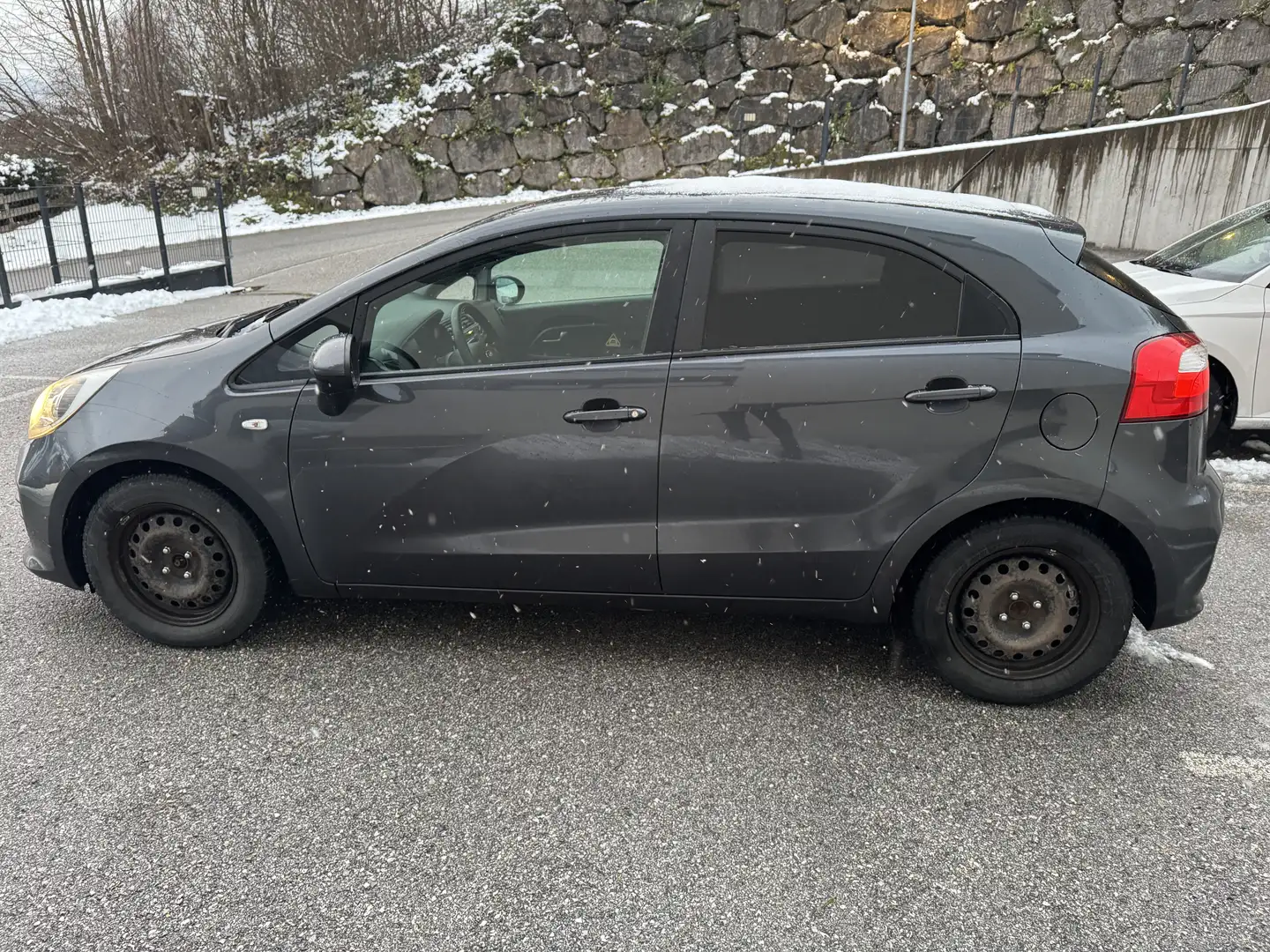 Kia Rio 1,2 MPI Titan PICKERL **NEU** BIS 04/2027 Grau - 2