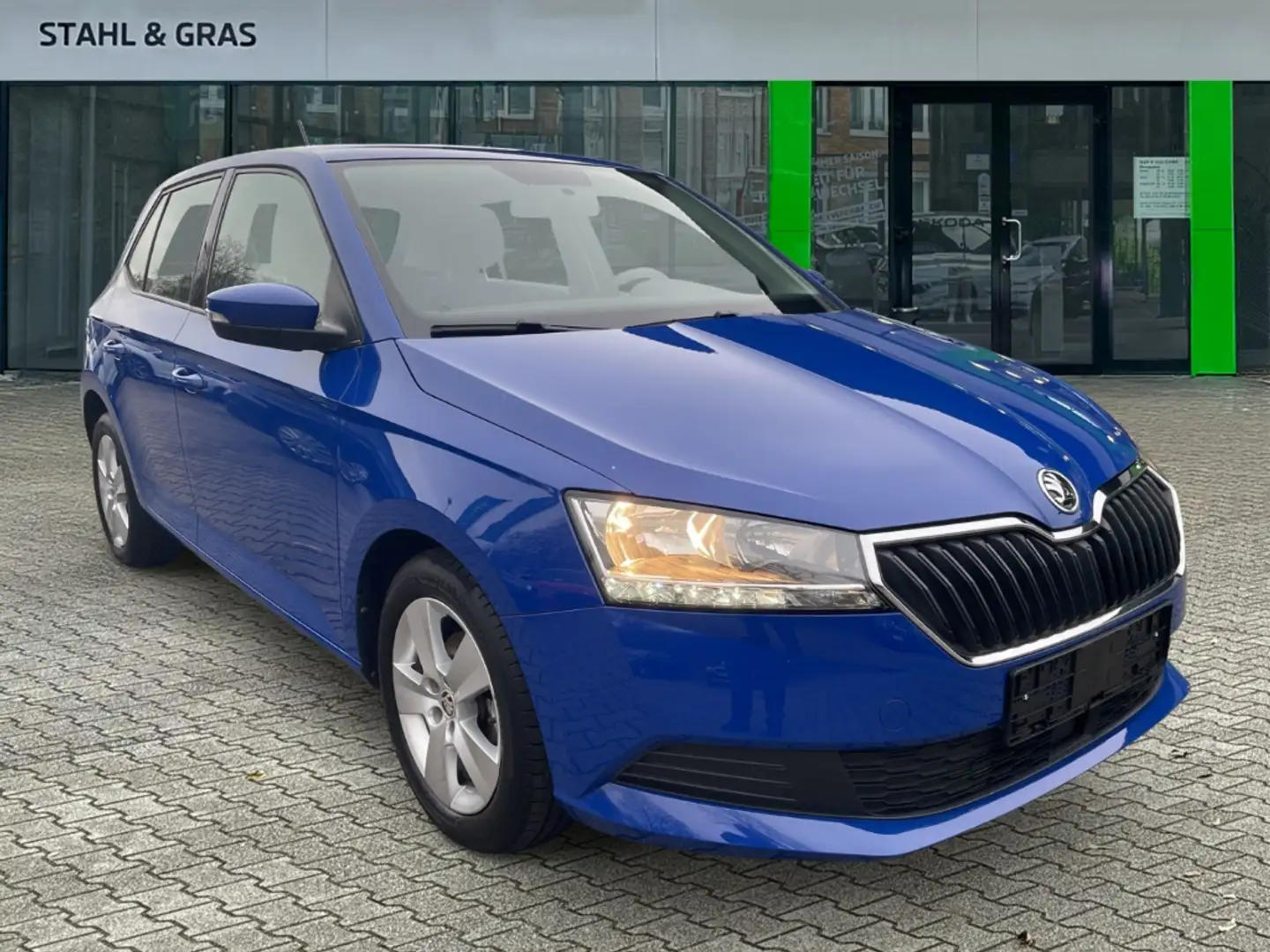 Skoda Fabia Ambition 1.0 MPI Navi Sperrdiff. Apple CarPlay And Blue - 1