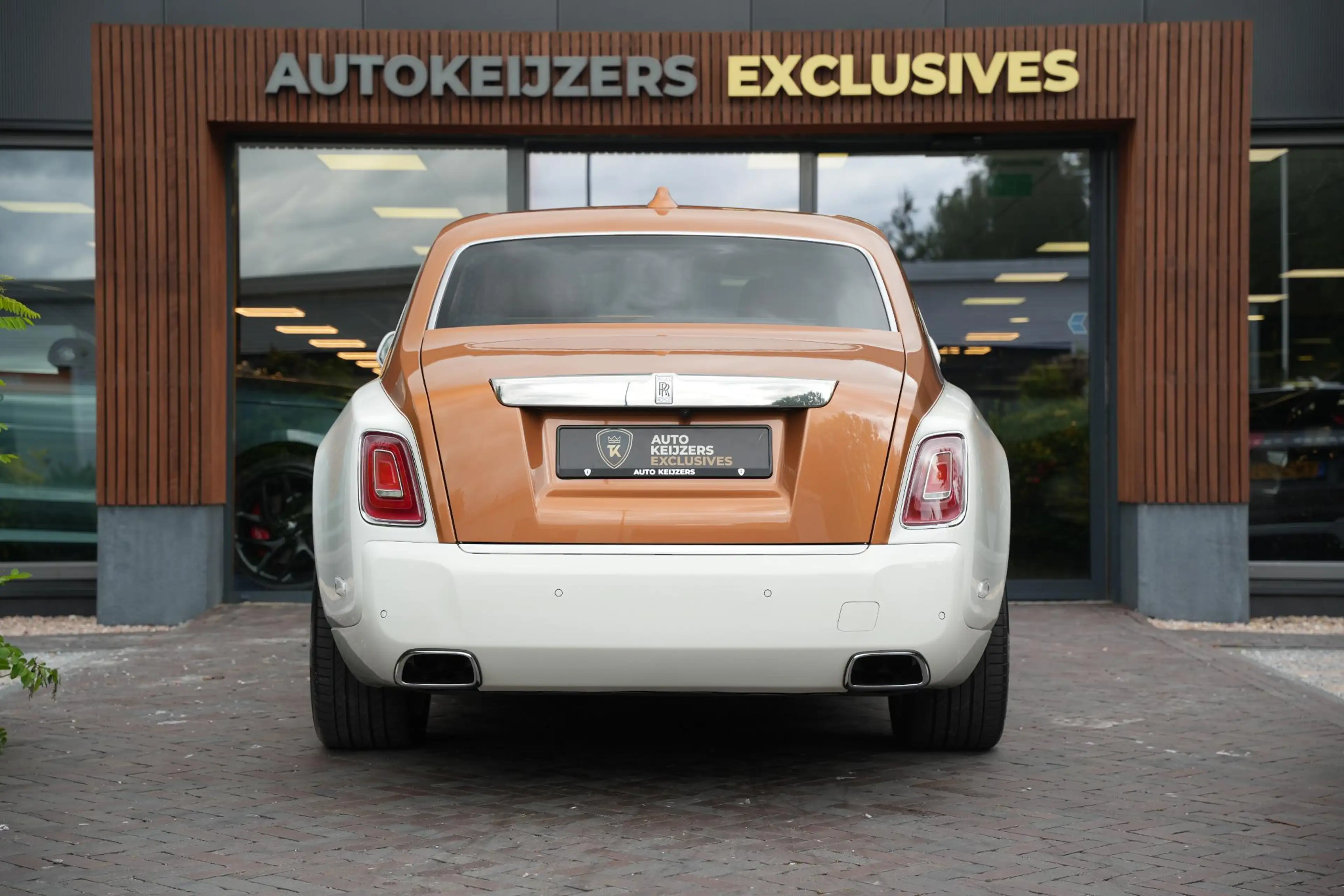 Rolls-Royce Phantom 6.7 V12 Starlight Headliner Rear Theatre Individua — photo 10