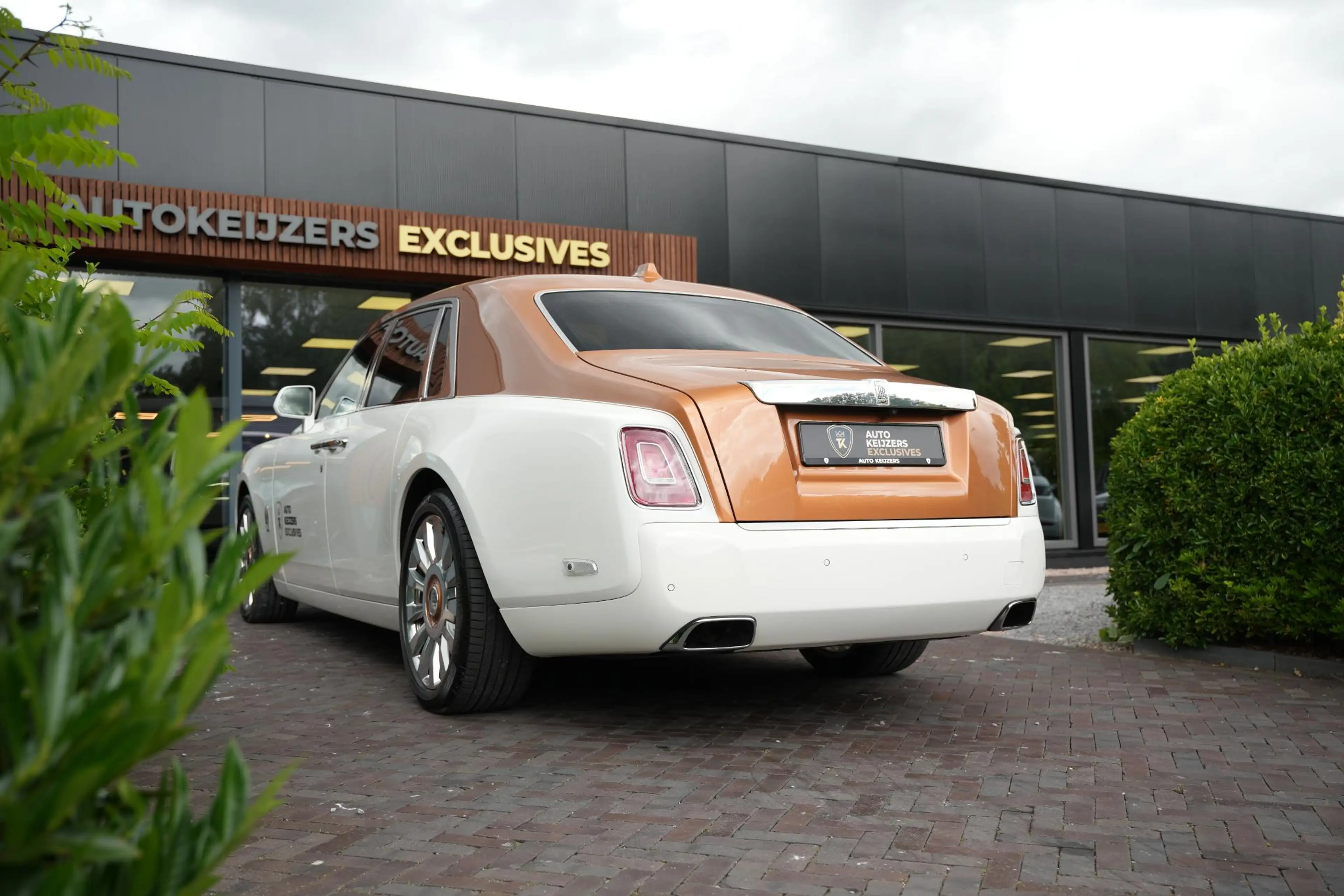 Rolls-Royce Phantom 6.7 V12 Starlight Headliner Rear Theatre Individua — photo 14