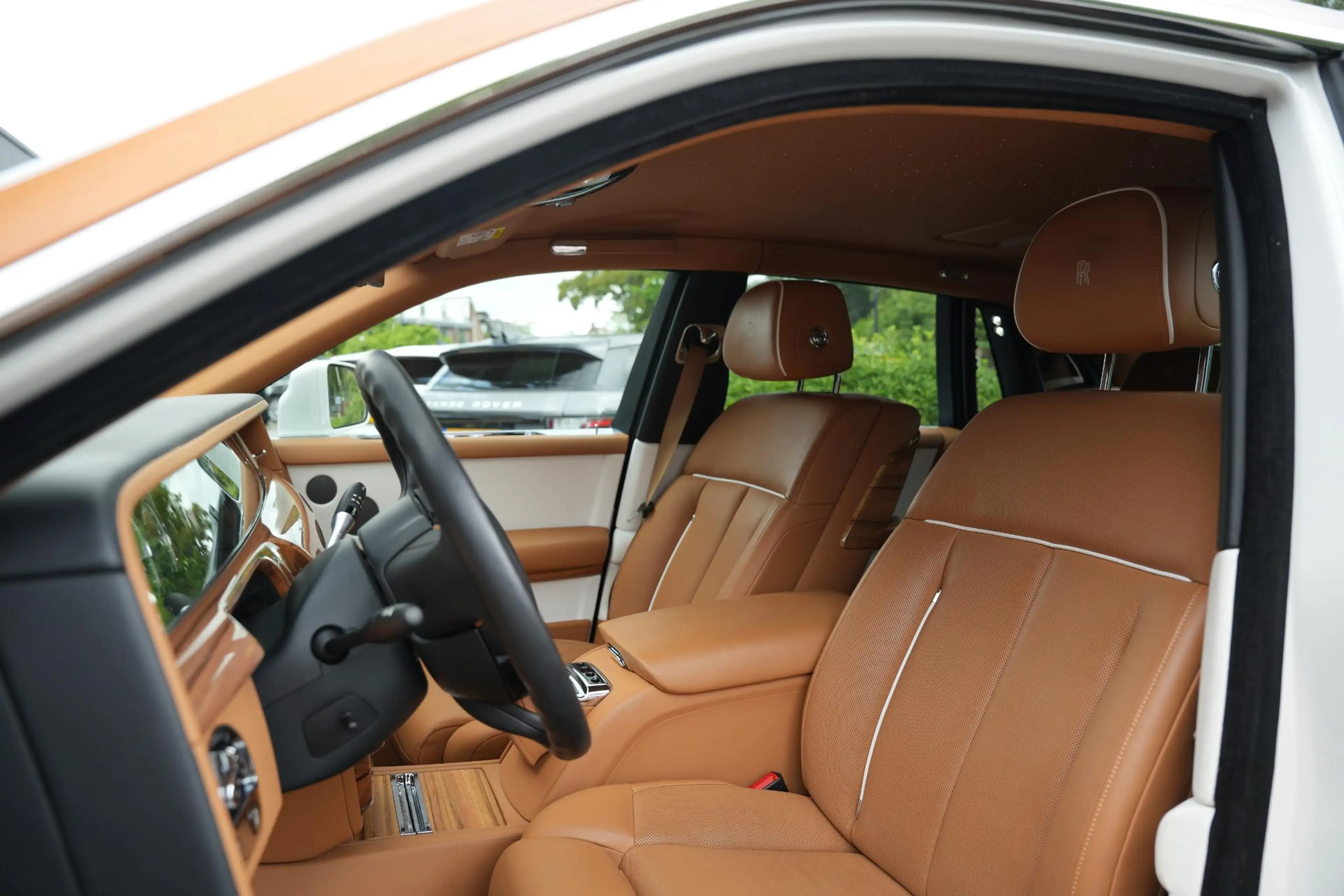 Rolls-Royce Phantom 6.7 V12 Starlight Headliner Rear Theatre Individua — photo 26