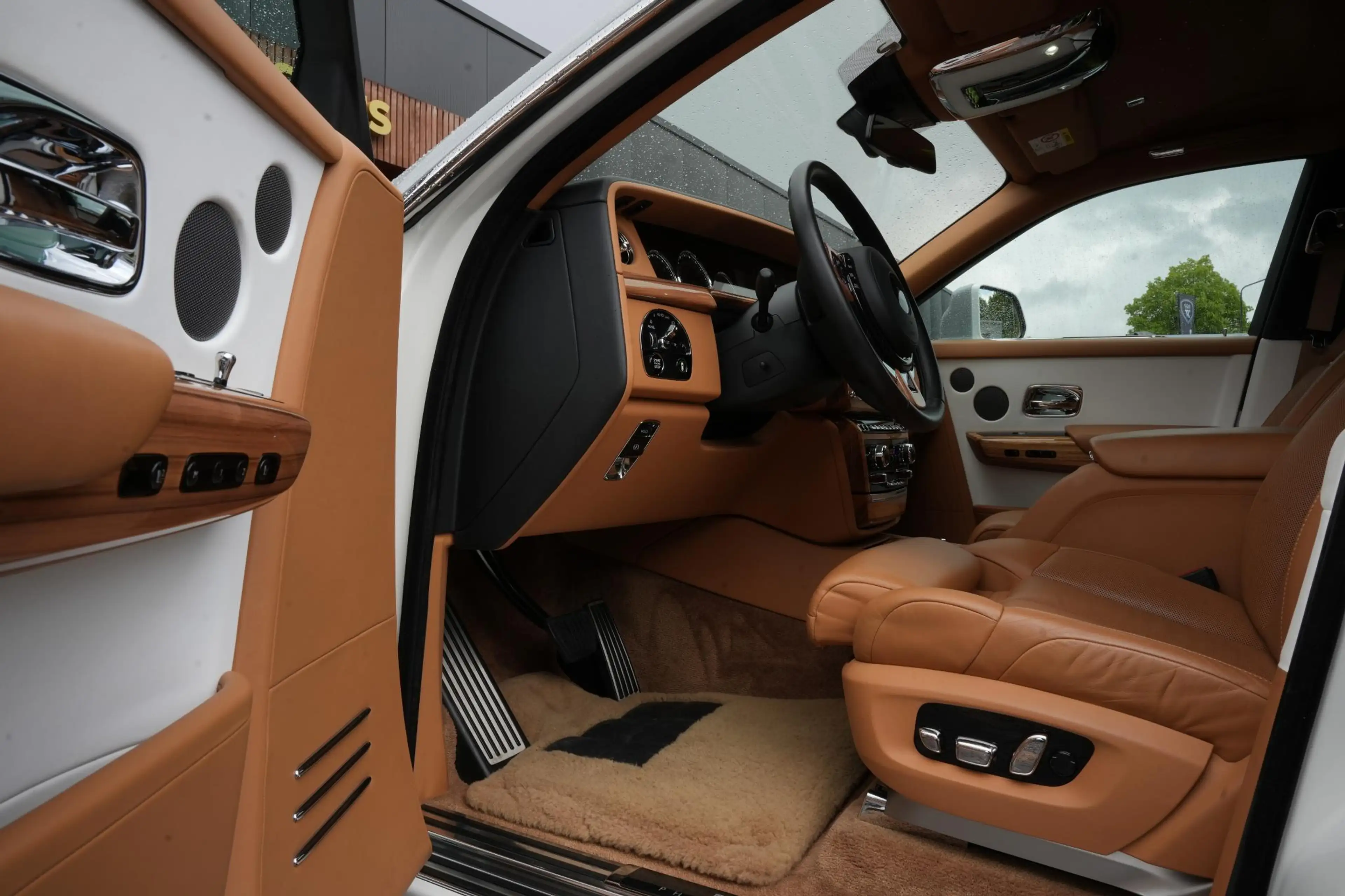 Rolls-Royce Phantom 6.7 V12 Starlight Headliner Rear Theatre Individua — photo 49