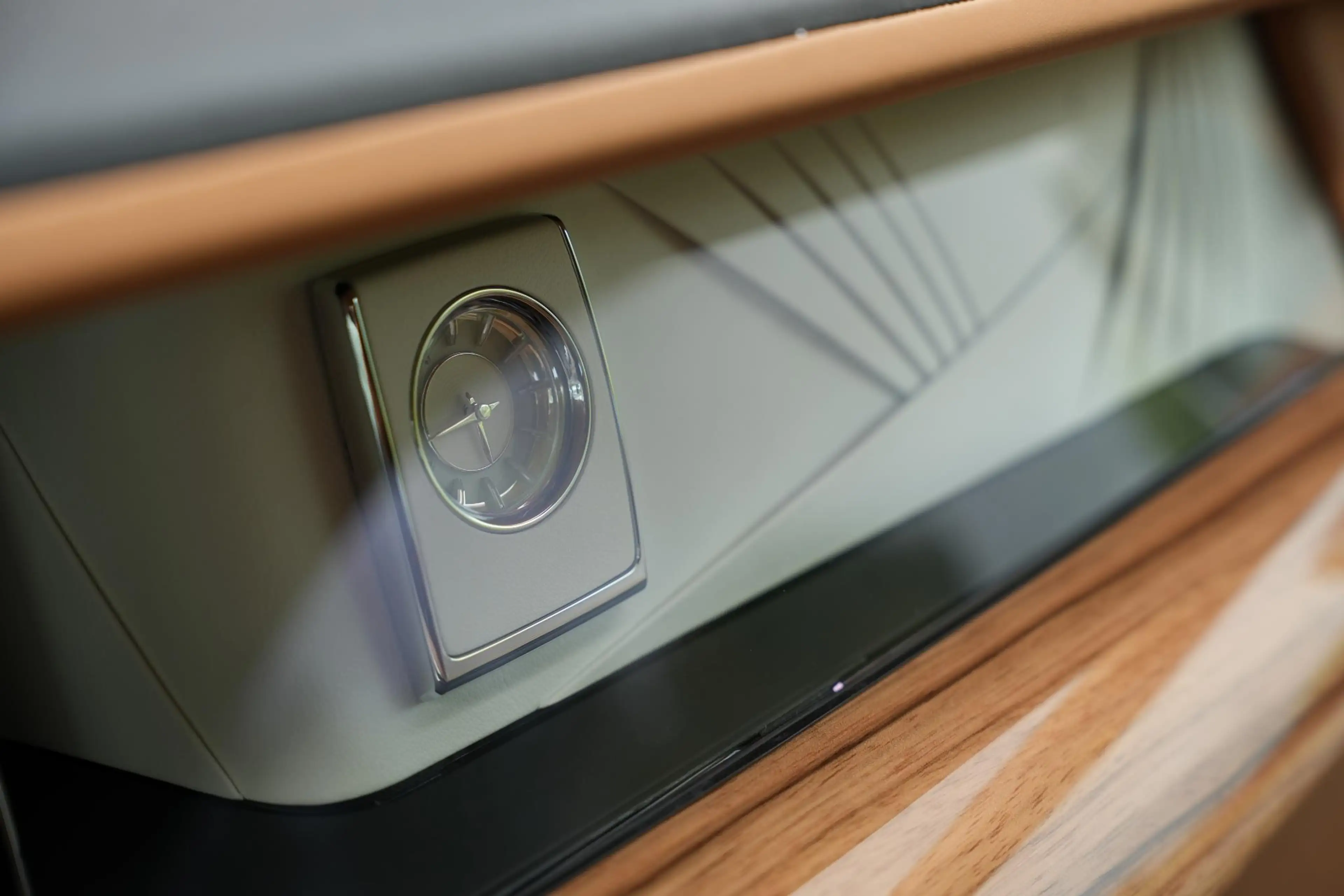 Rolls-Royce Phantom 6.7 V12 Starlight Headliner Rear Theatre Individua — photo 21