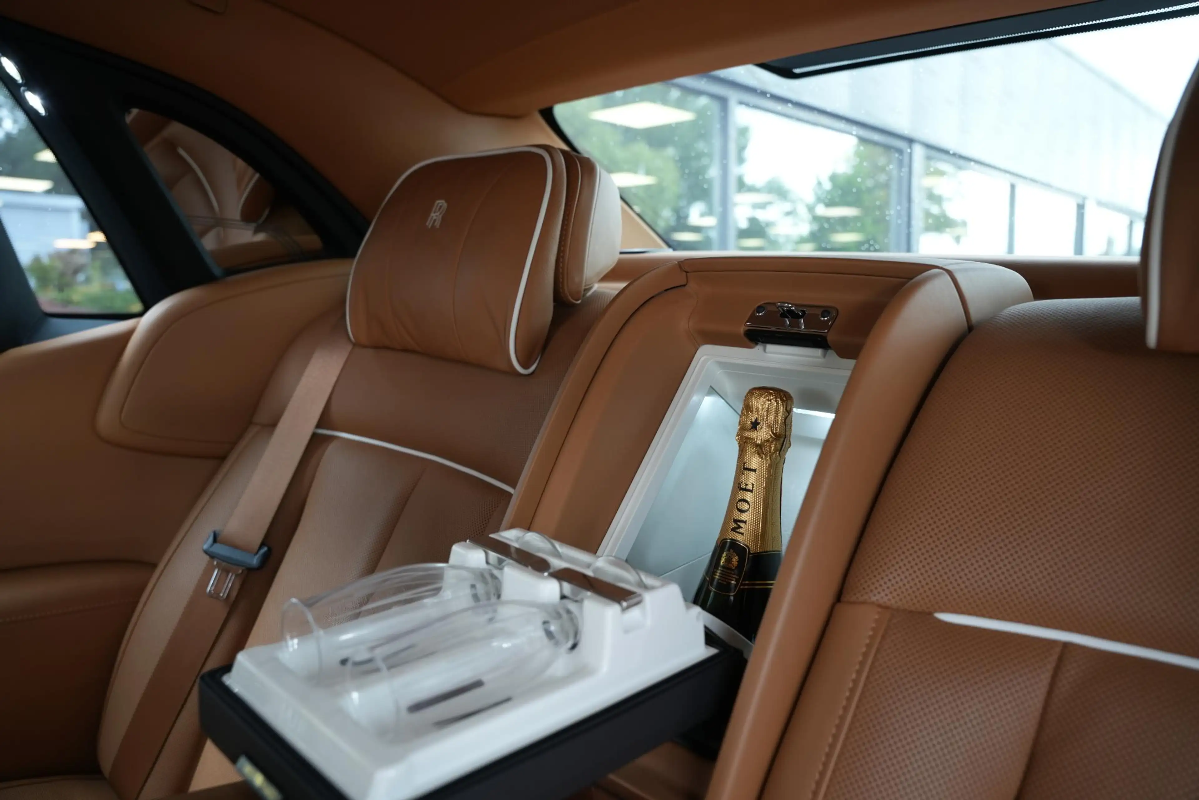 Rolls-Royce Phantom 6.7 V12 Starlight Headliner Rear Theatre Individua — photo 7