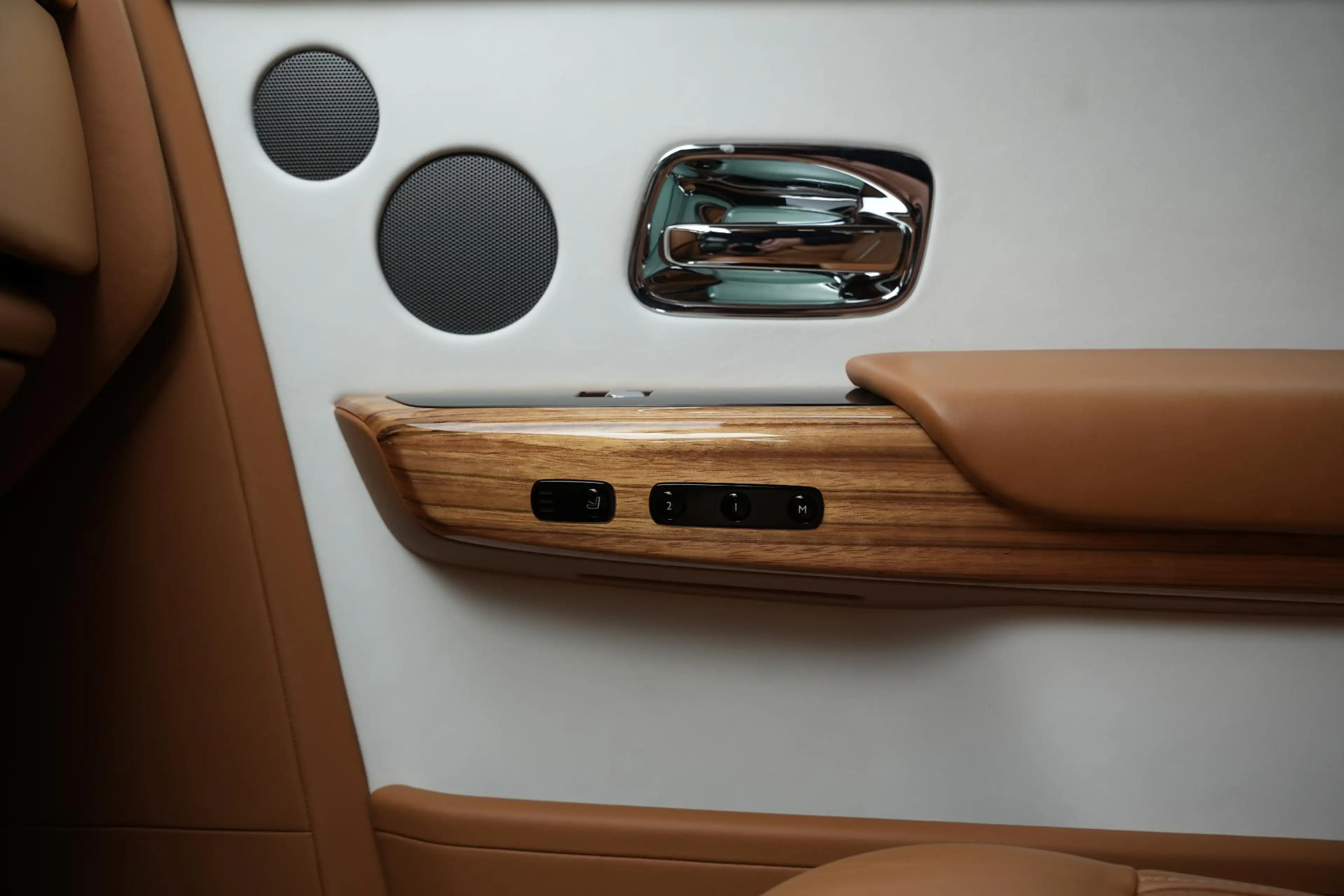 Rolls-Royce Phantom 6.7 V12 Starlight Headliner Rear Theatre Individua — photo 44