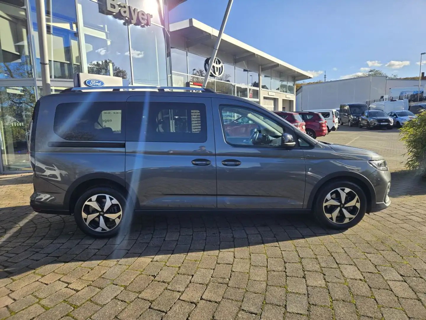 Ford Tourneo Connect Grand 2.0 EcoBlue ACTIVE Grau - 2