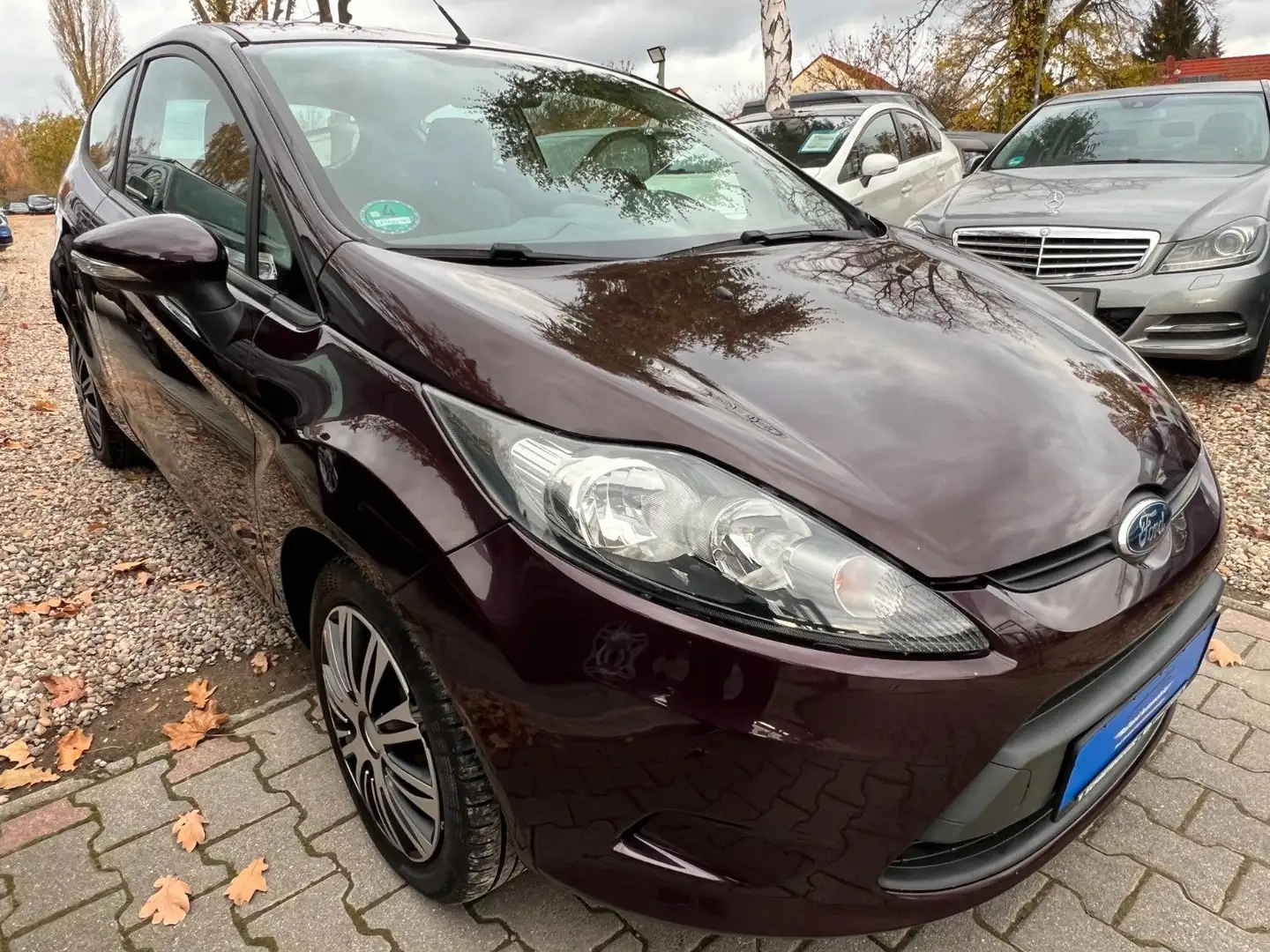 Ford Fiesta Trend*1.HD*Klima*FSHZ*E-Paket*TÜV NEU Rot - 2