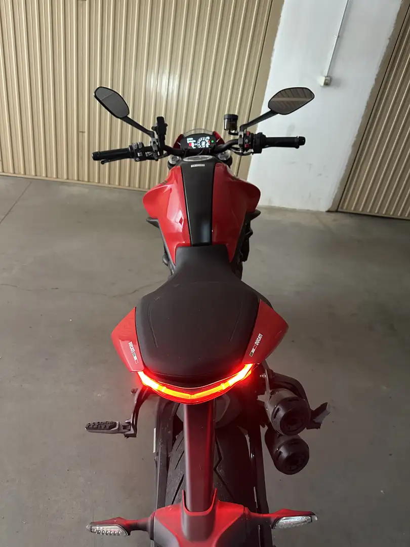 Ducati Monster 937 - 2