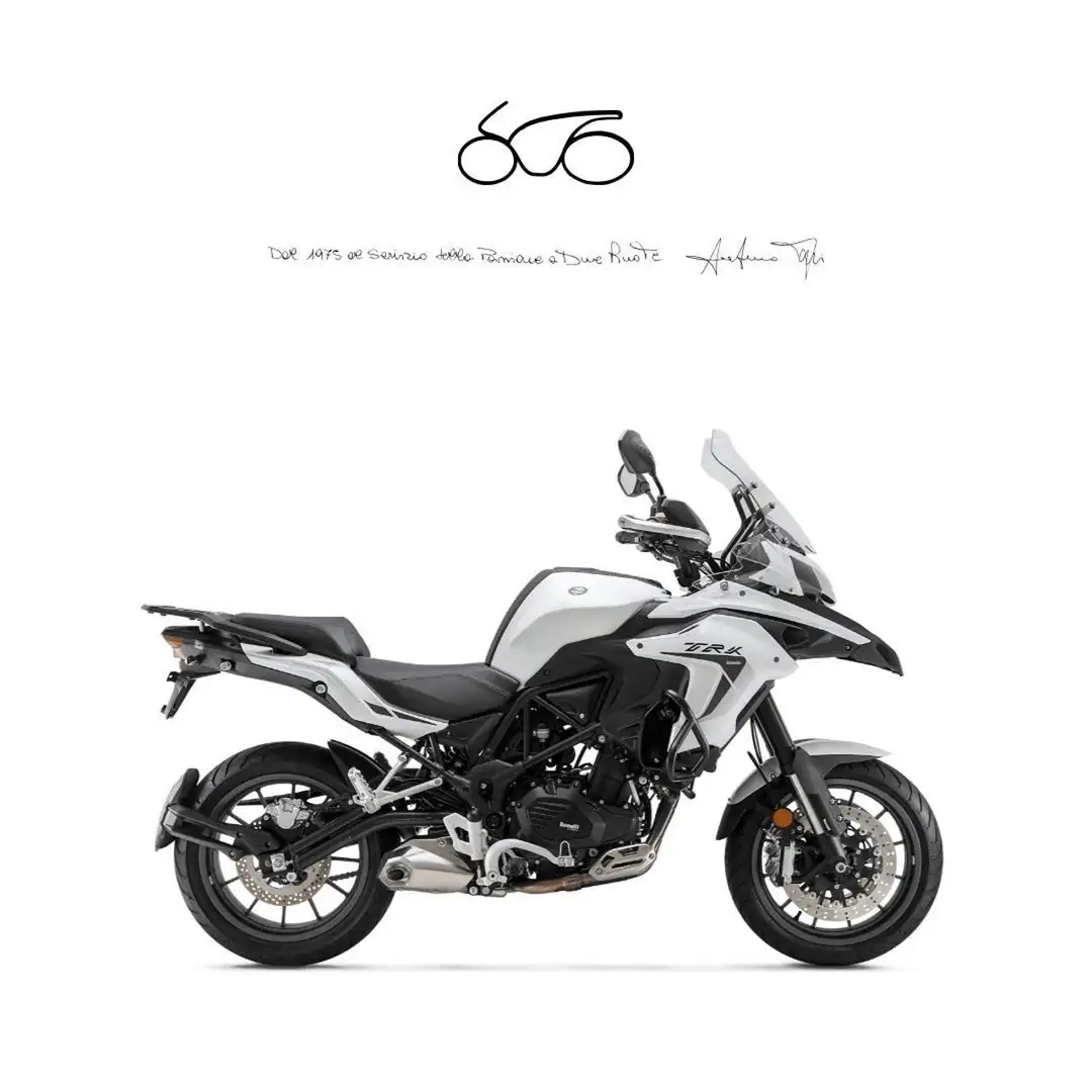 Benelli TRK 502 . Alb - 1