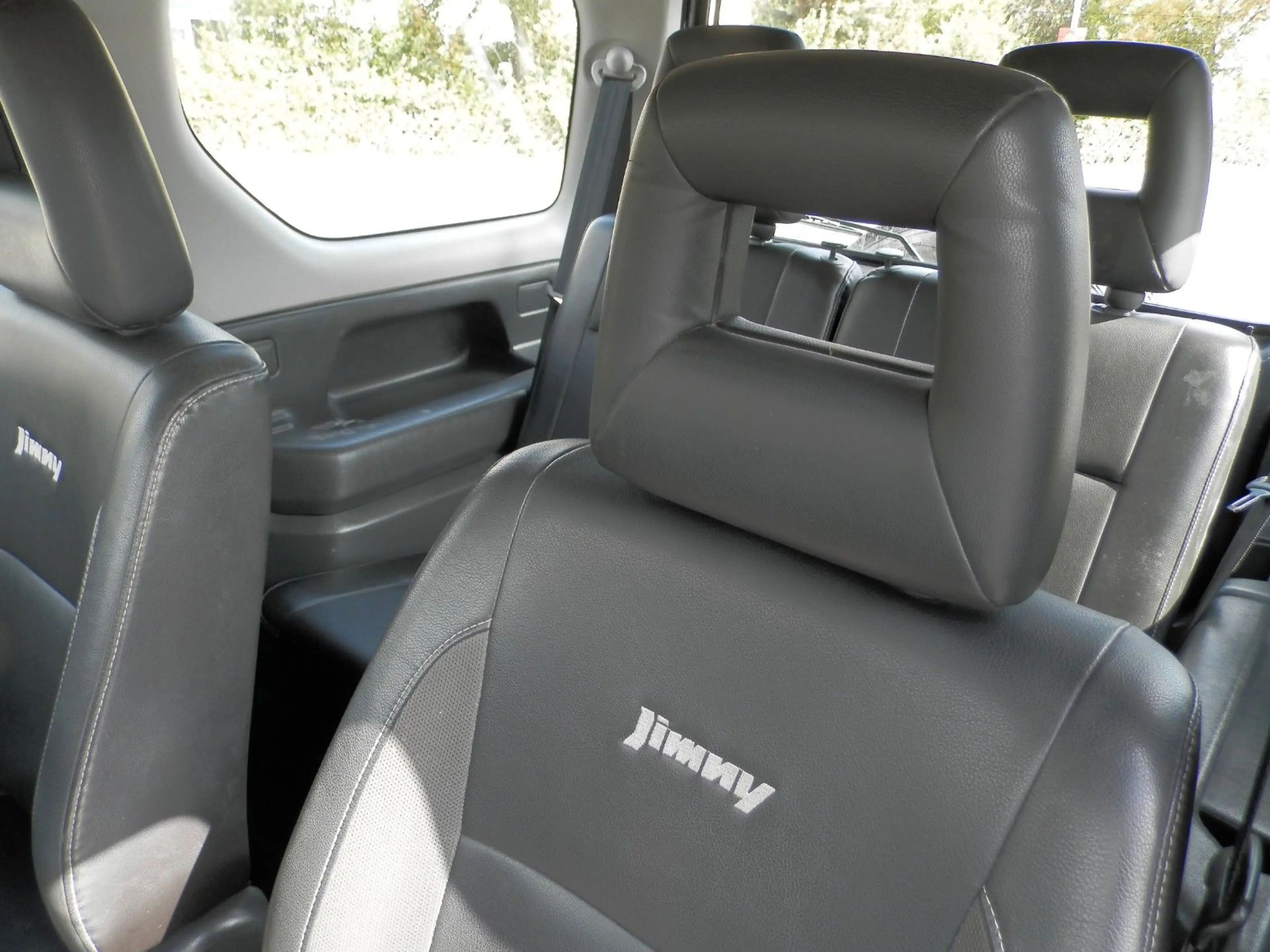 Suzuki Jimny Style Lim.*NR.7*Leder*Klima*AHK*ALU* — photo 14