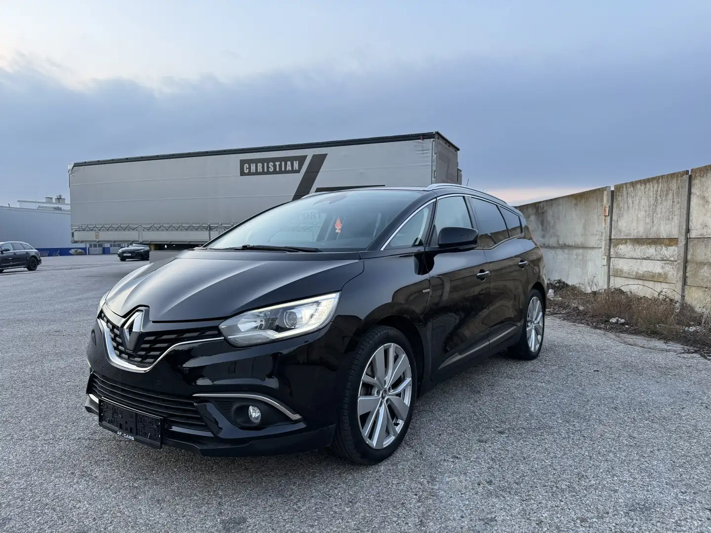 Renault Grand Scenic 1,7 Scénic Blue dCi 120 Limited - netto €10.416 Schwarz - 2