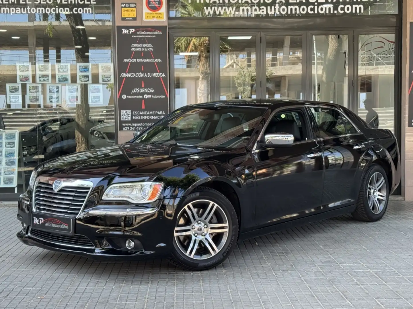 Lancia Thema 3.0Mjt Platinum Aut. Schwarz - 1