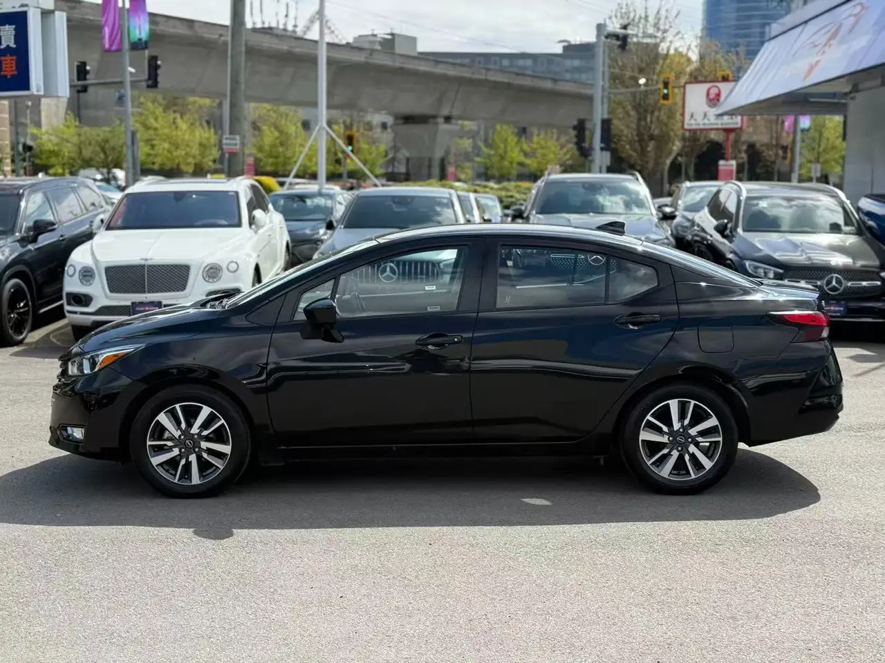 Nissan Versa снимка Nissan Versa