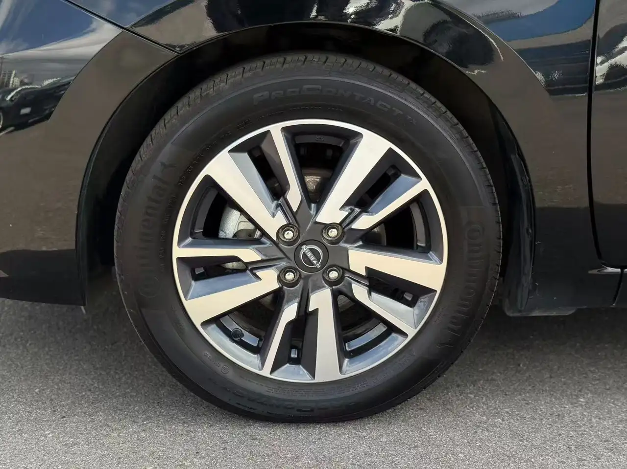 Nissan Versa снимка Nissan Versa