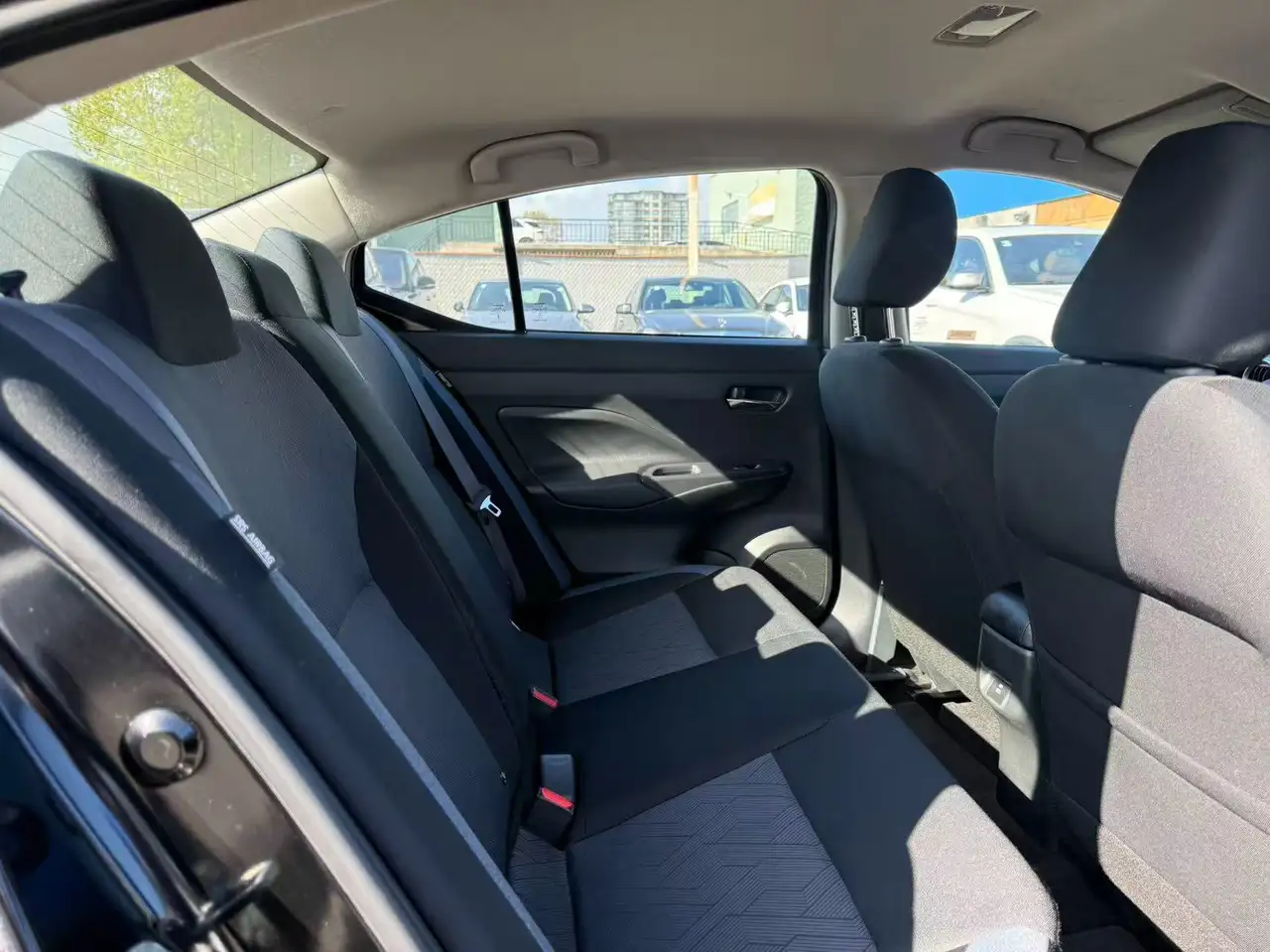 Nissan Versa снимка Nissan Versa