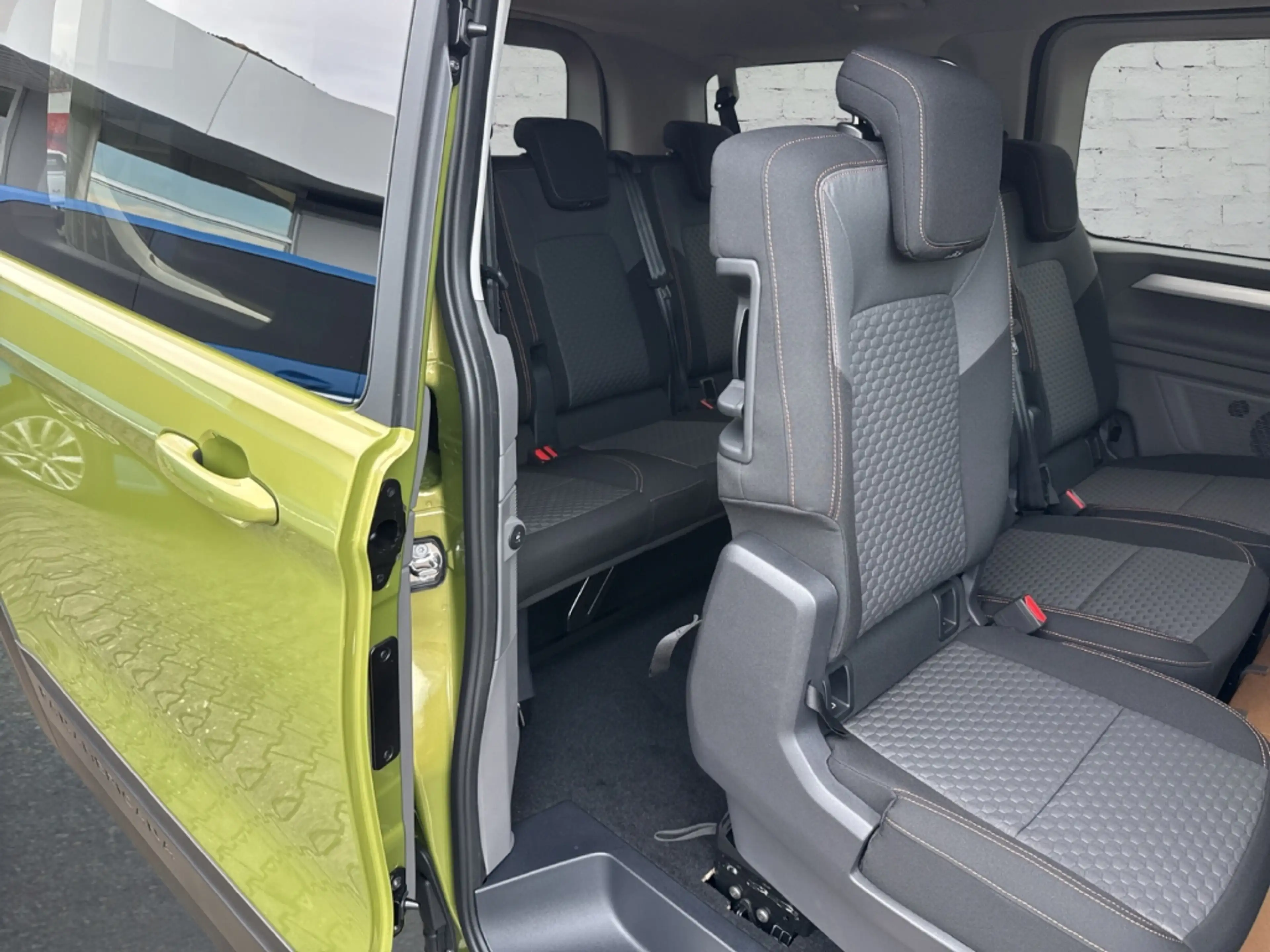 Volkswagen T7 Caravelle PanAmericana 2,0 l TDI 4Motion KR Navi Digitales C — photo 10