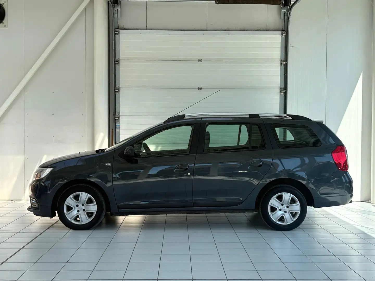 Dacia Logan MCV 1.5 dCi * GPS * PDC * 1ER PROP * EURO 6 * Gris - 2